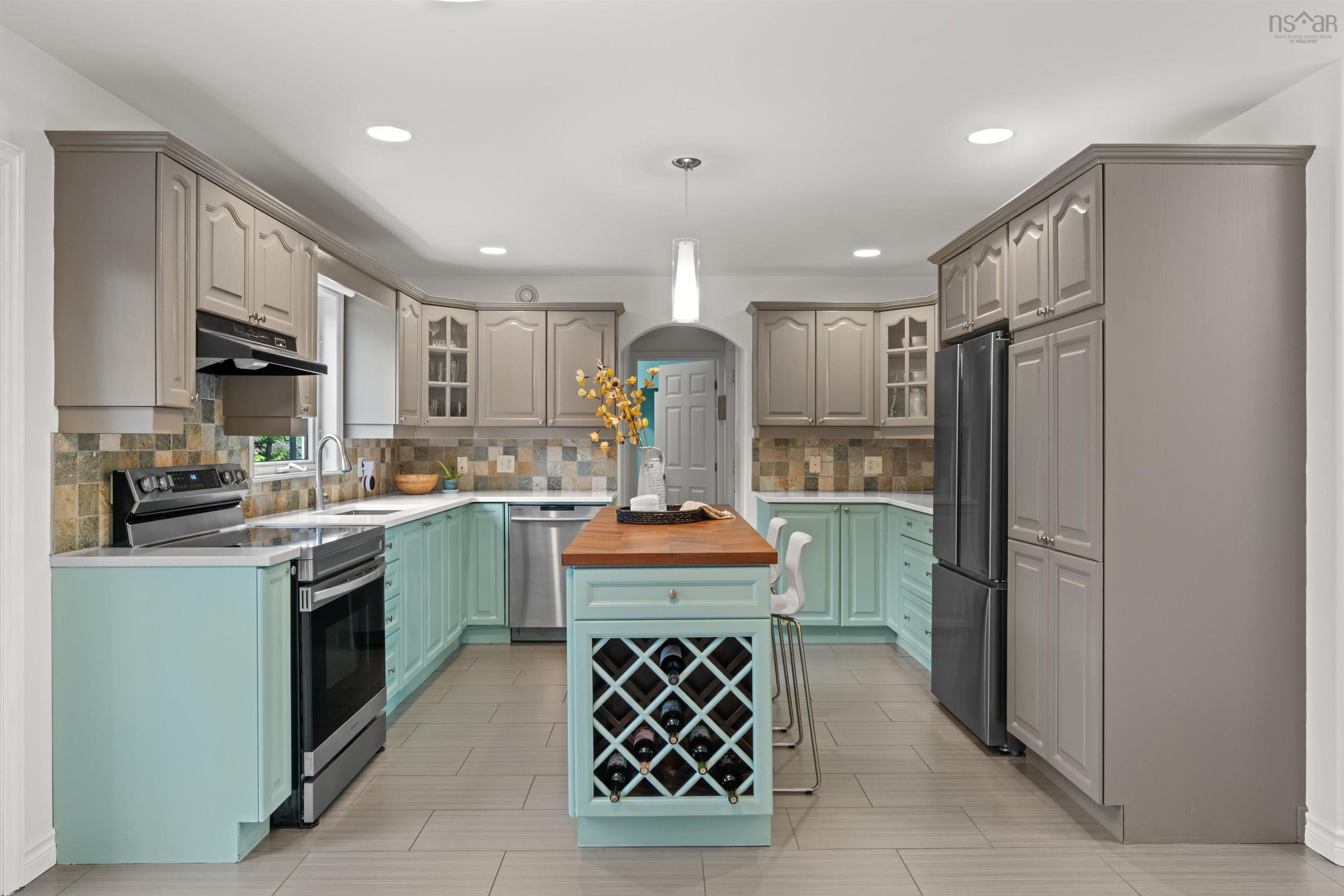 $749,900.00: 375 St. George Boulevard, Hammonds Plains