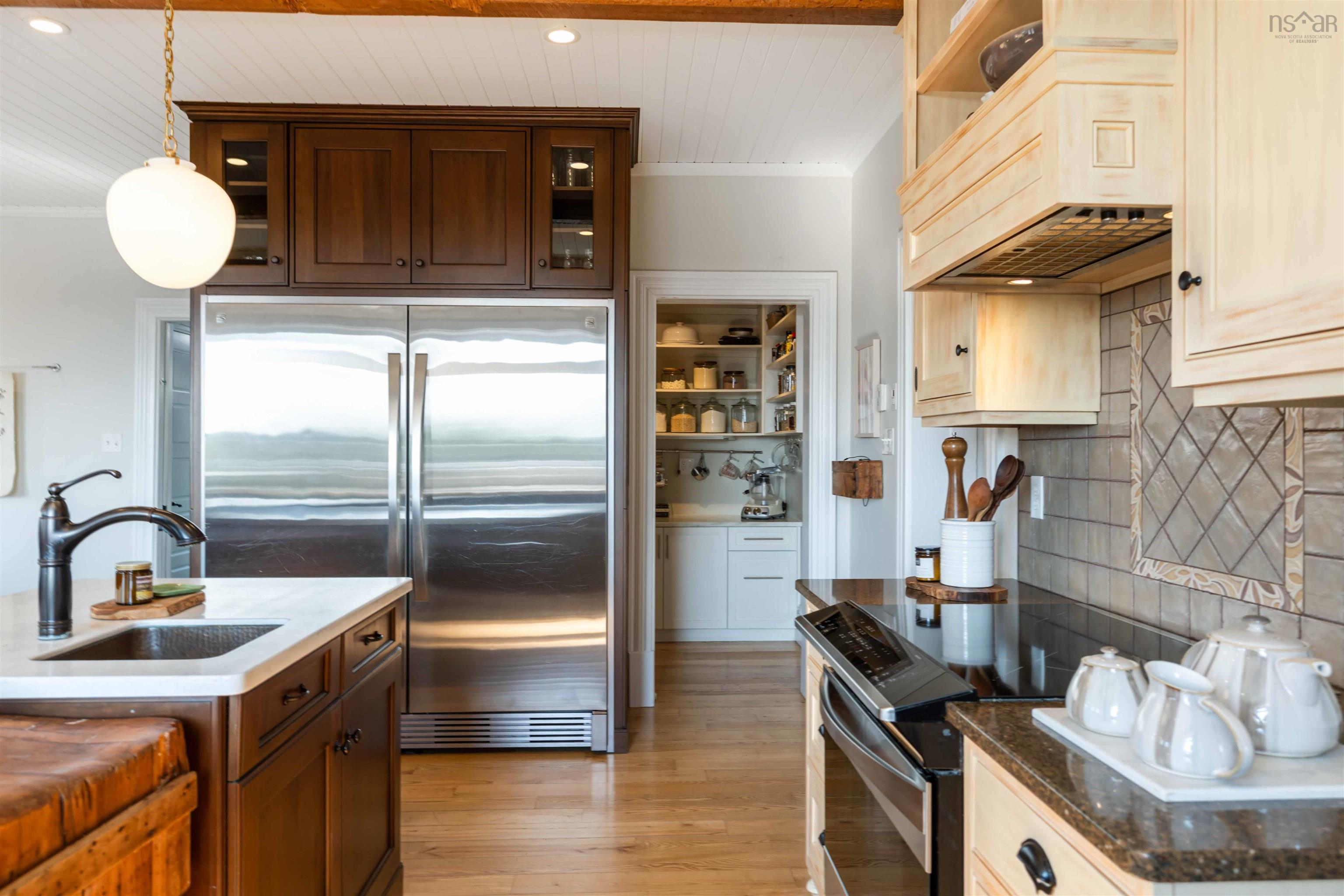 $995,000.00: 7770 Highway 221, Centreville