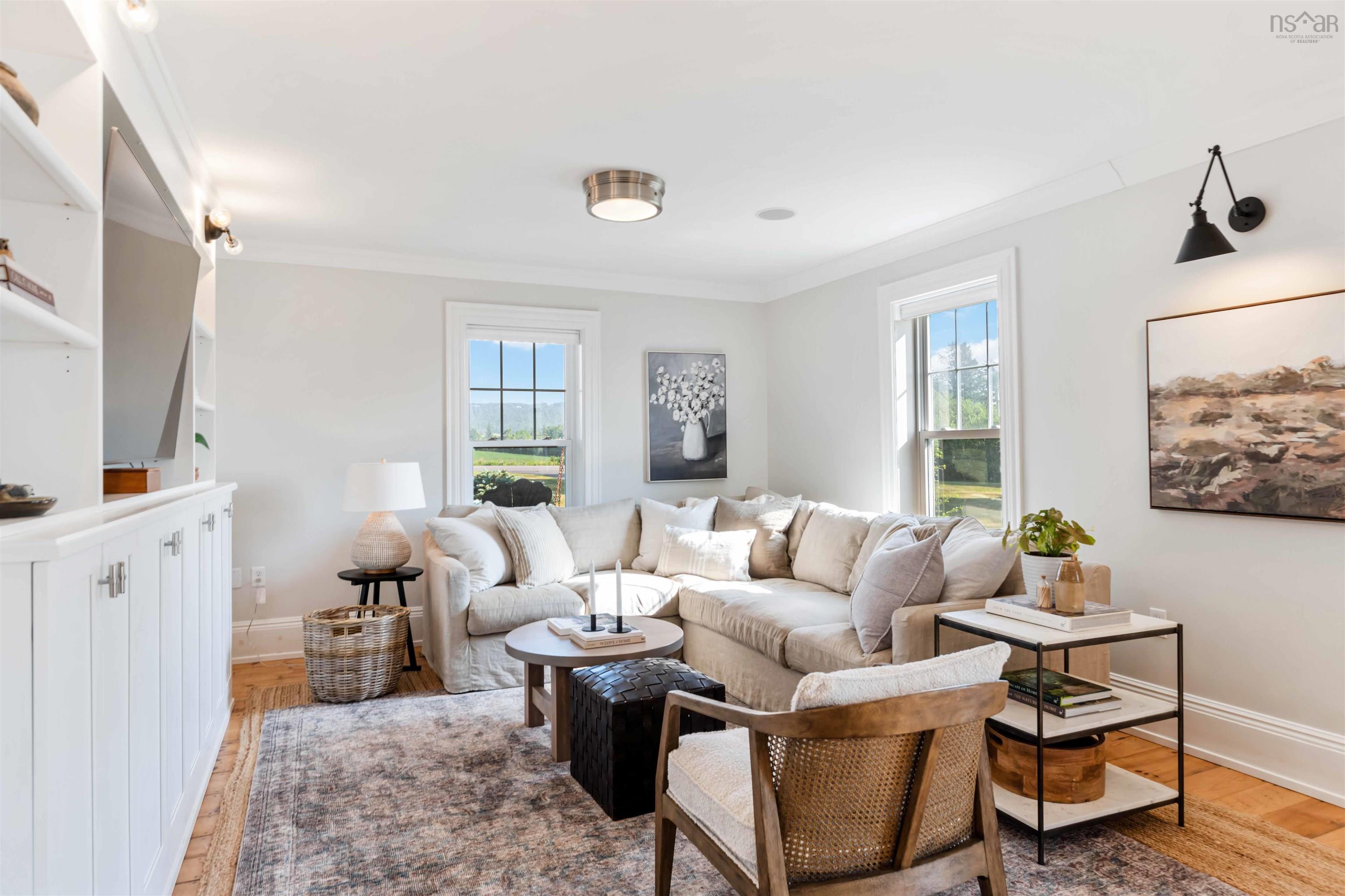 $995,000.00: 7770 Highway 221, Centreville