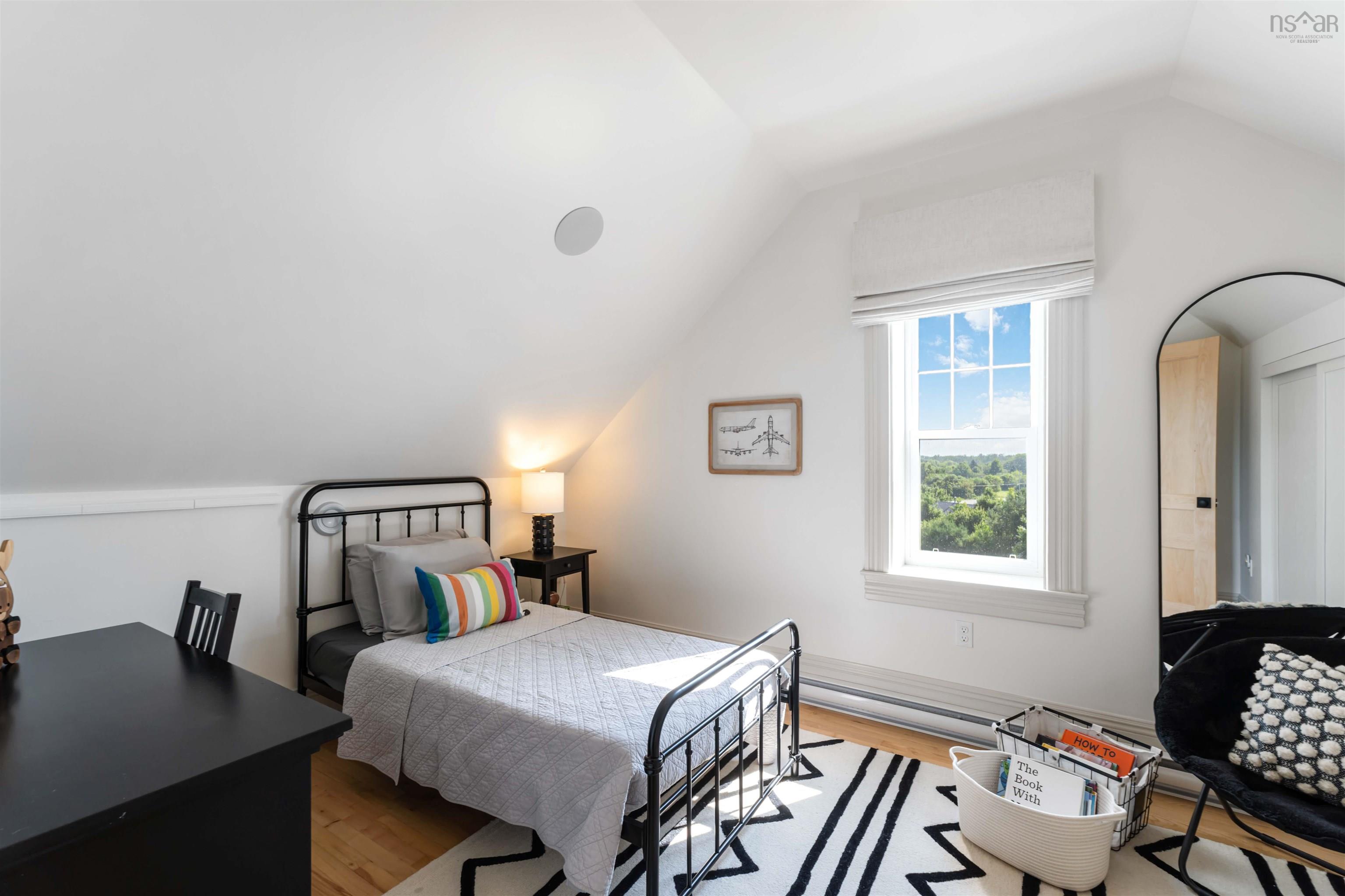 $995,000.00: 7770 Highway 221, Centreville