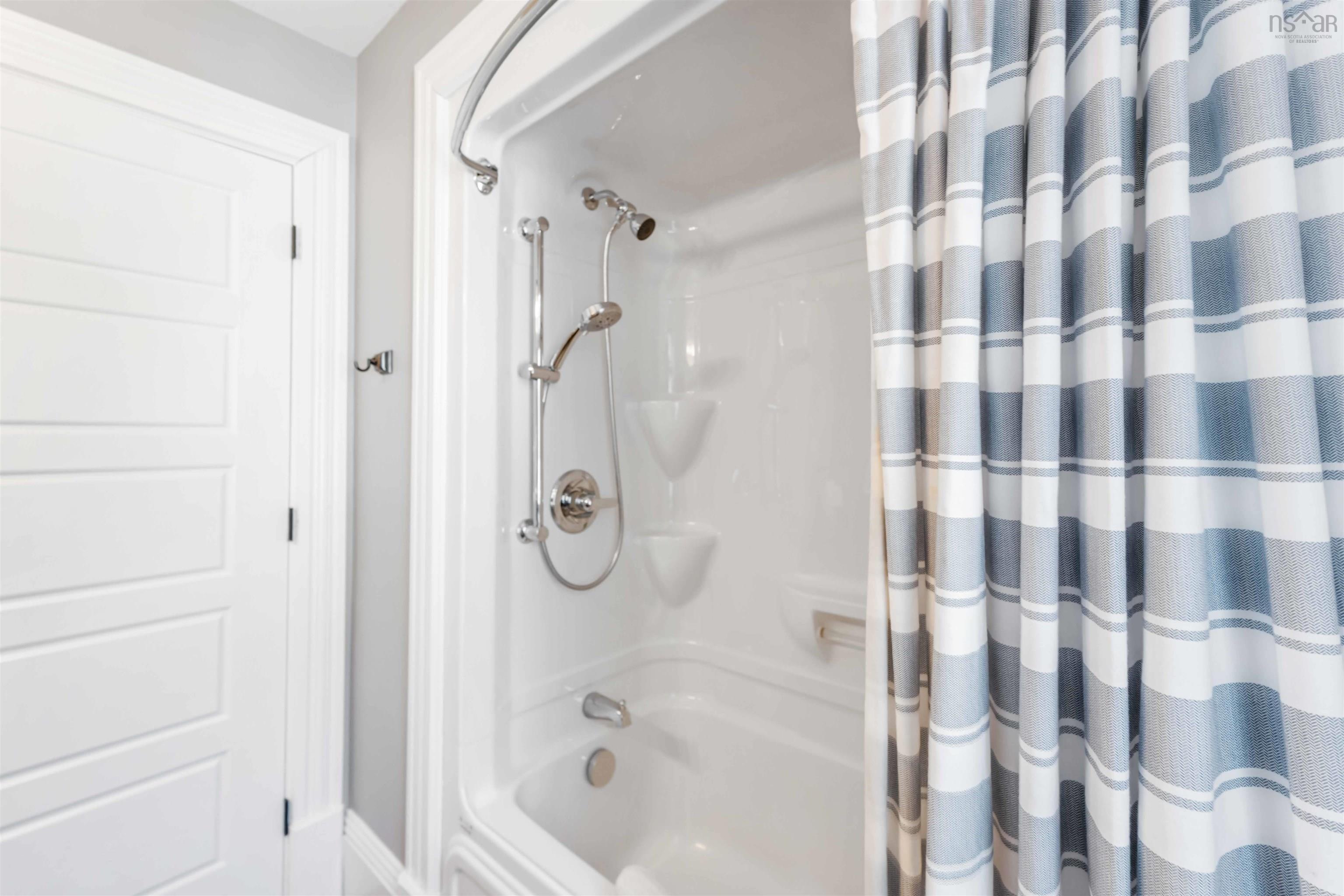 $995,000.00: 7770 Highway 221, Centreville