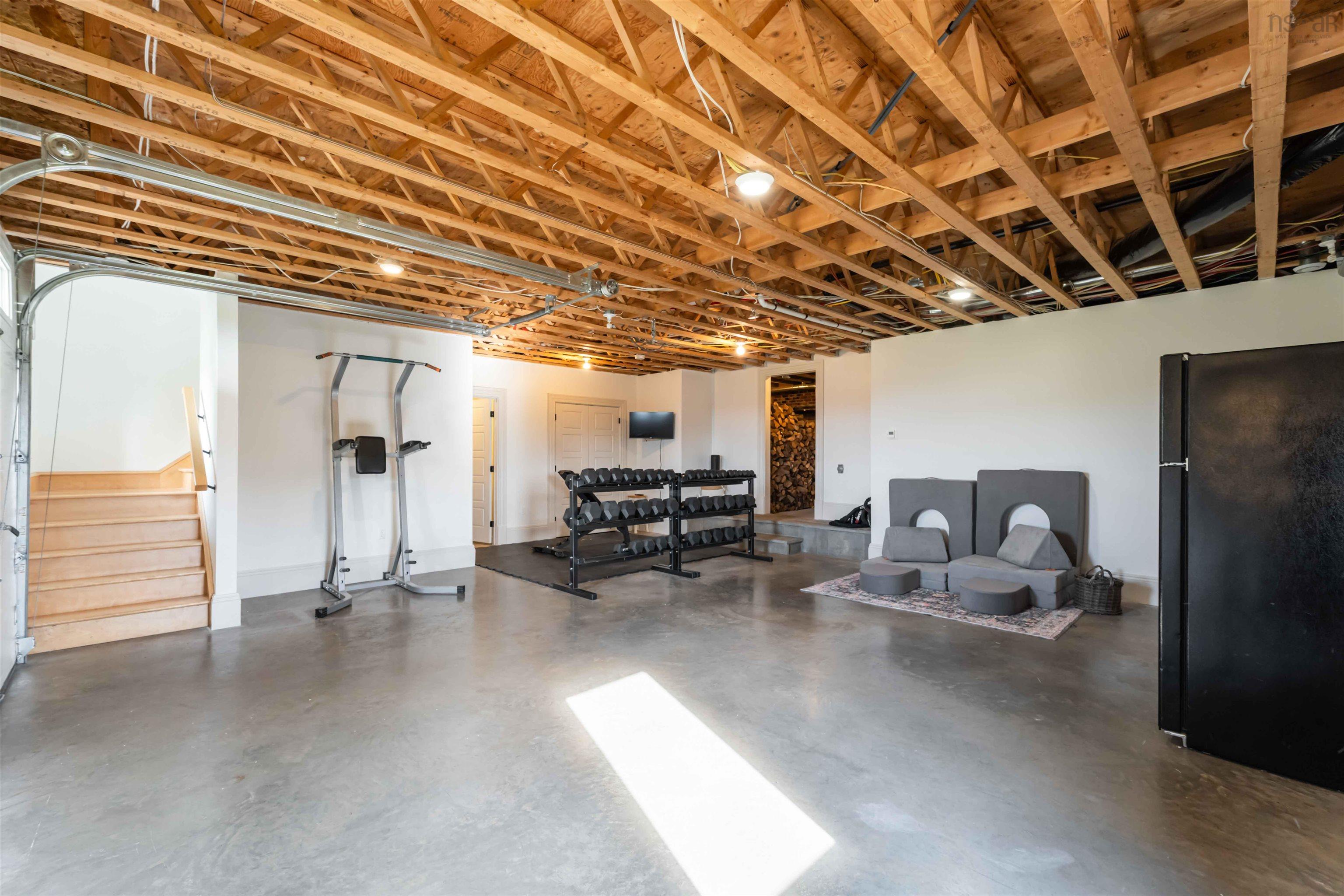 $995,000.00: 7770 Highway 221, Centreville