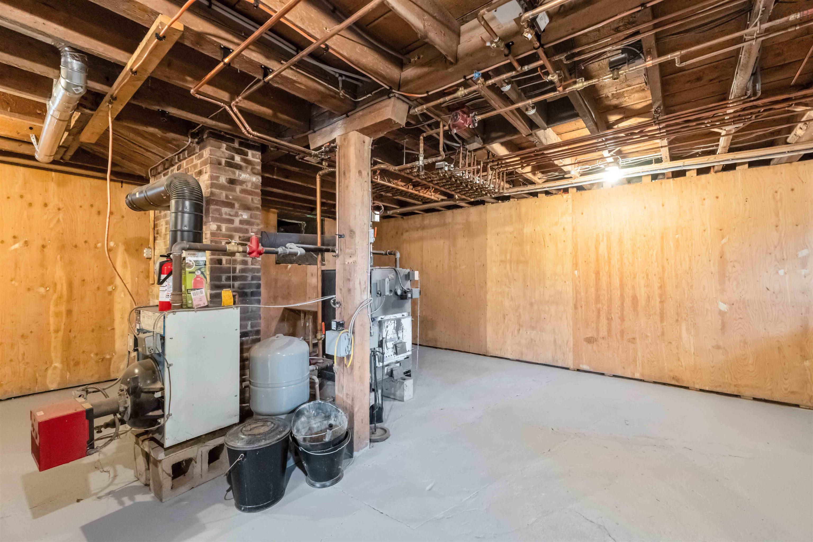 $995,000.00: 7770 Highway 221, Centreville