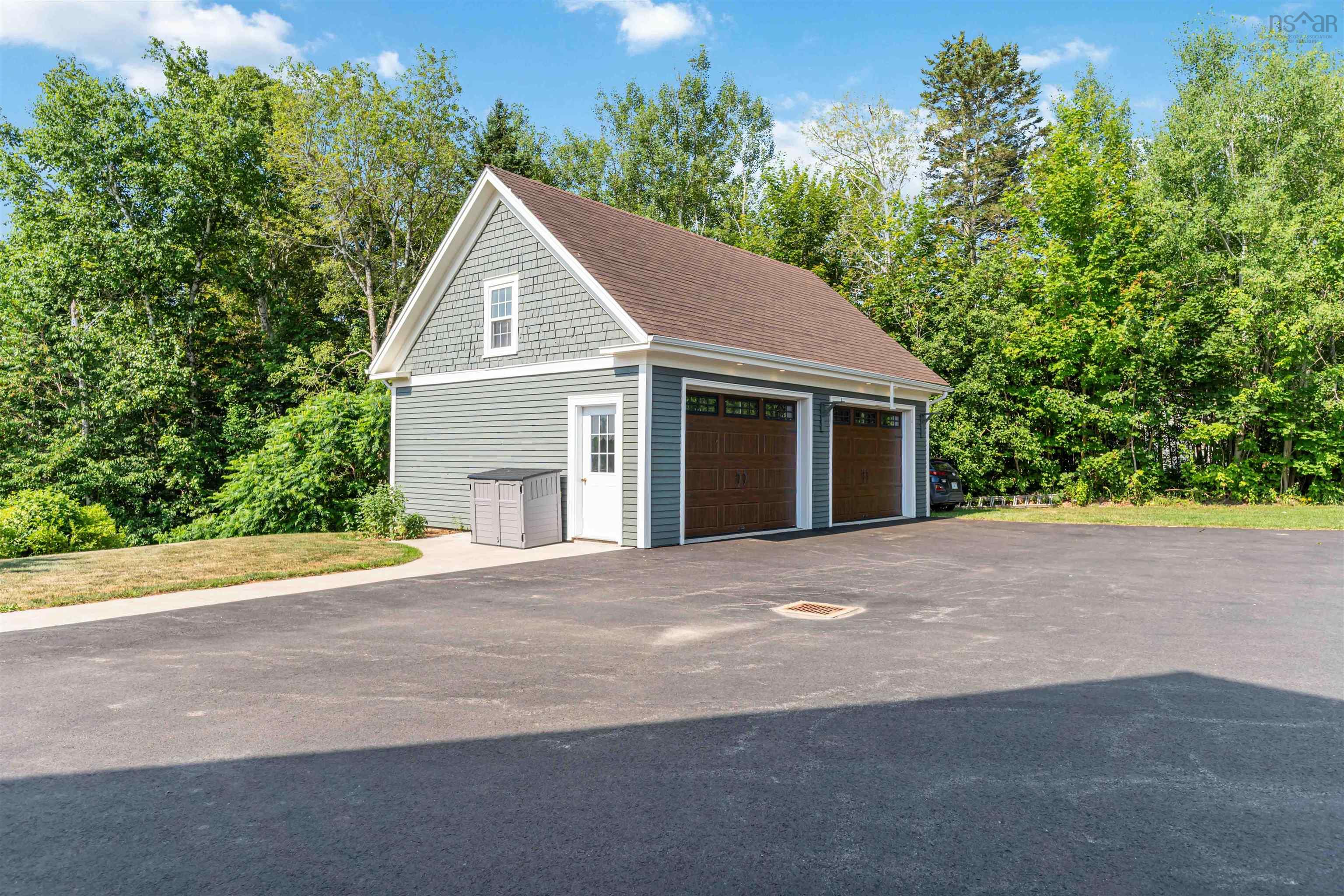 $995,000.00: 7770 Highway 221, Centreville