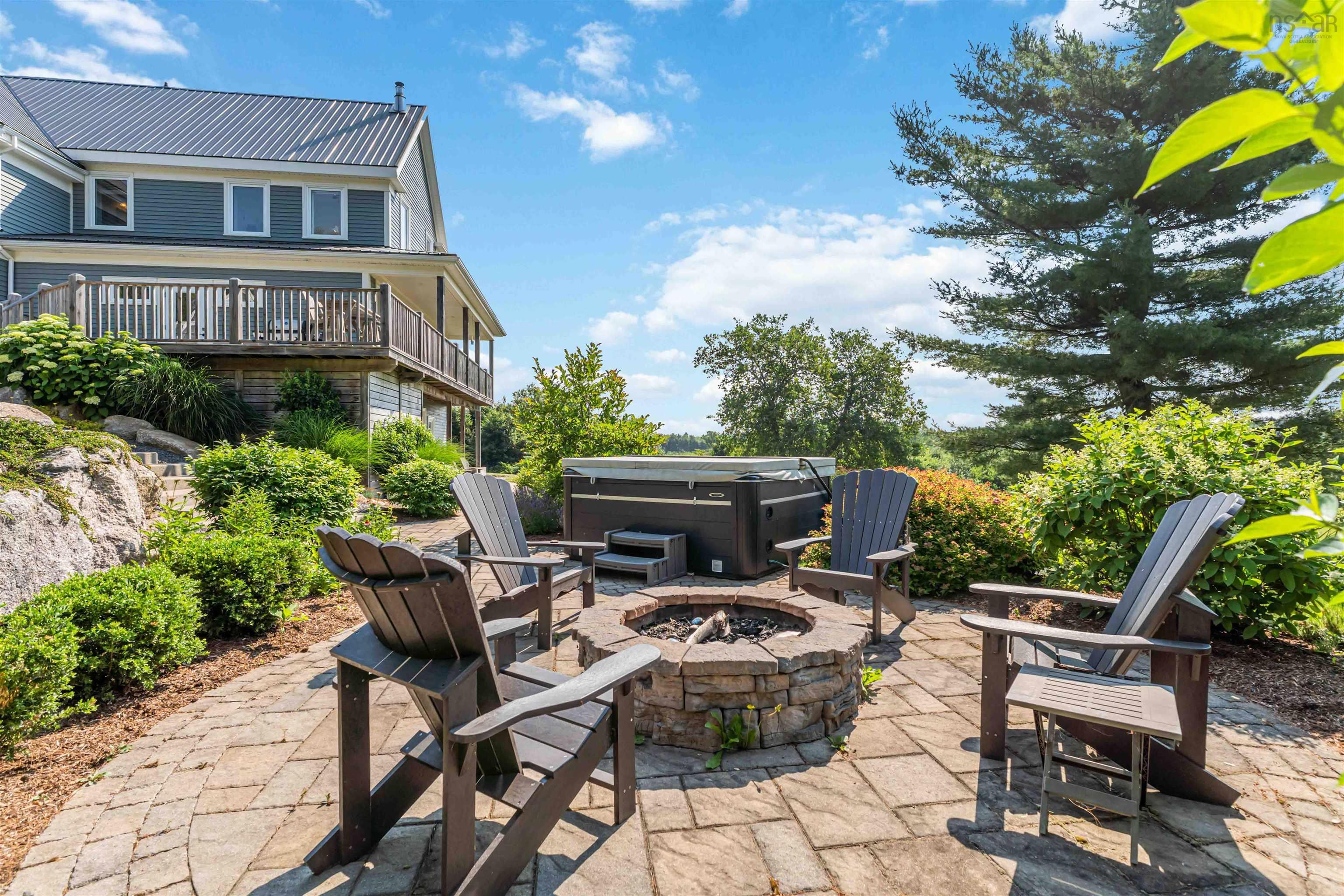 $995,000.00: 7770 Highway 221, Centreville