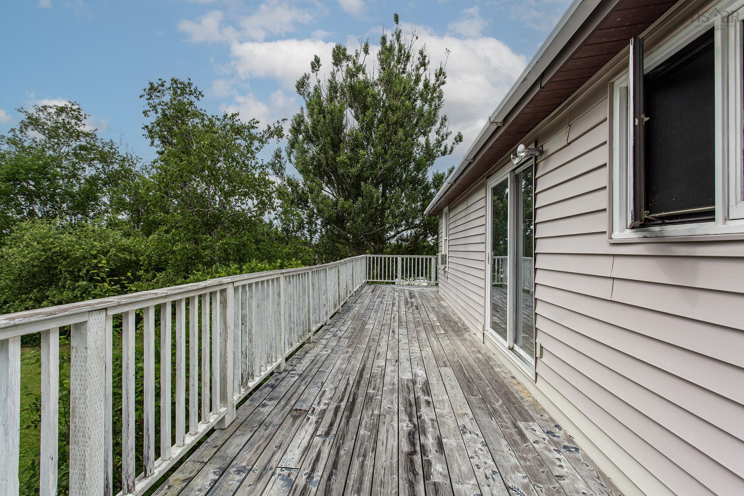 $279,000.00: 6092 Shore Road W, Youngs Cove