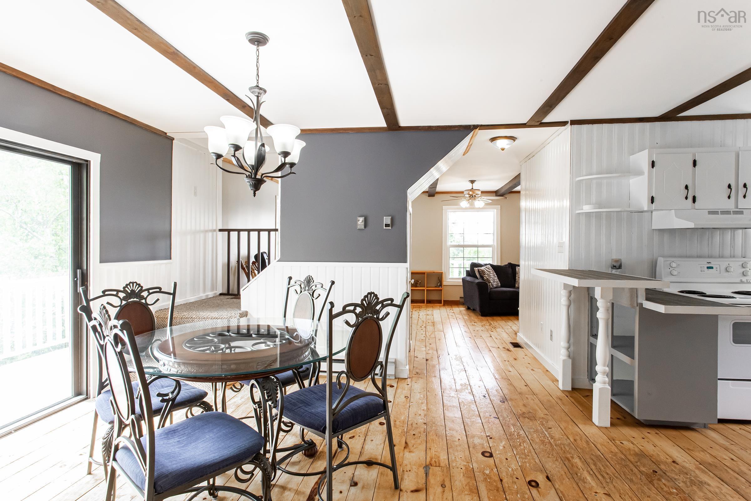 $279,000.00: 6092 Shore Road W, Youngs Cove