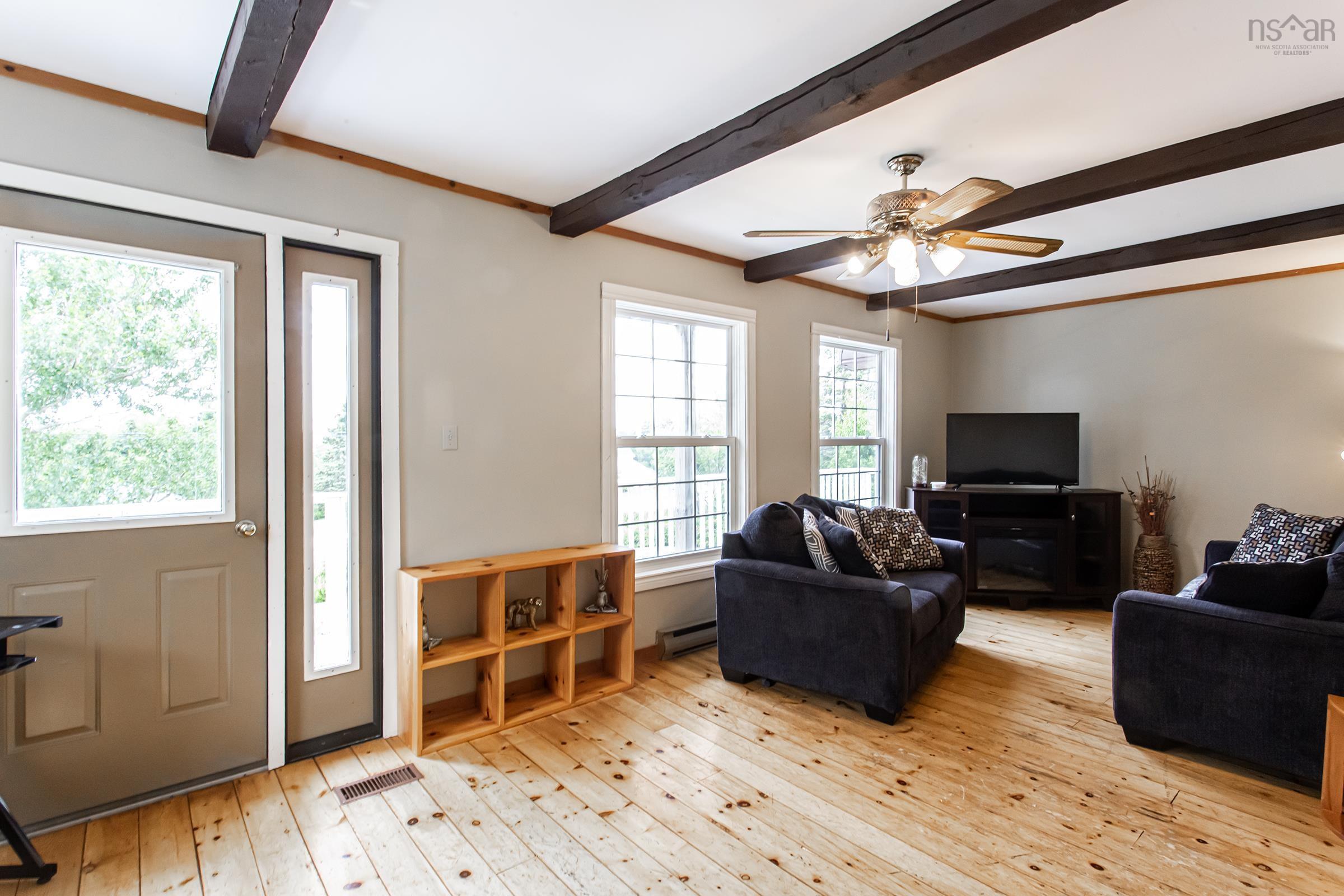 $279,000.00: 6092 Shore Road W, Youngs Cove