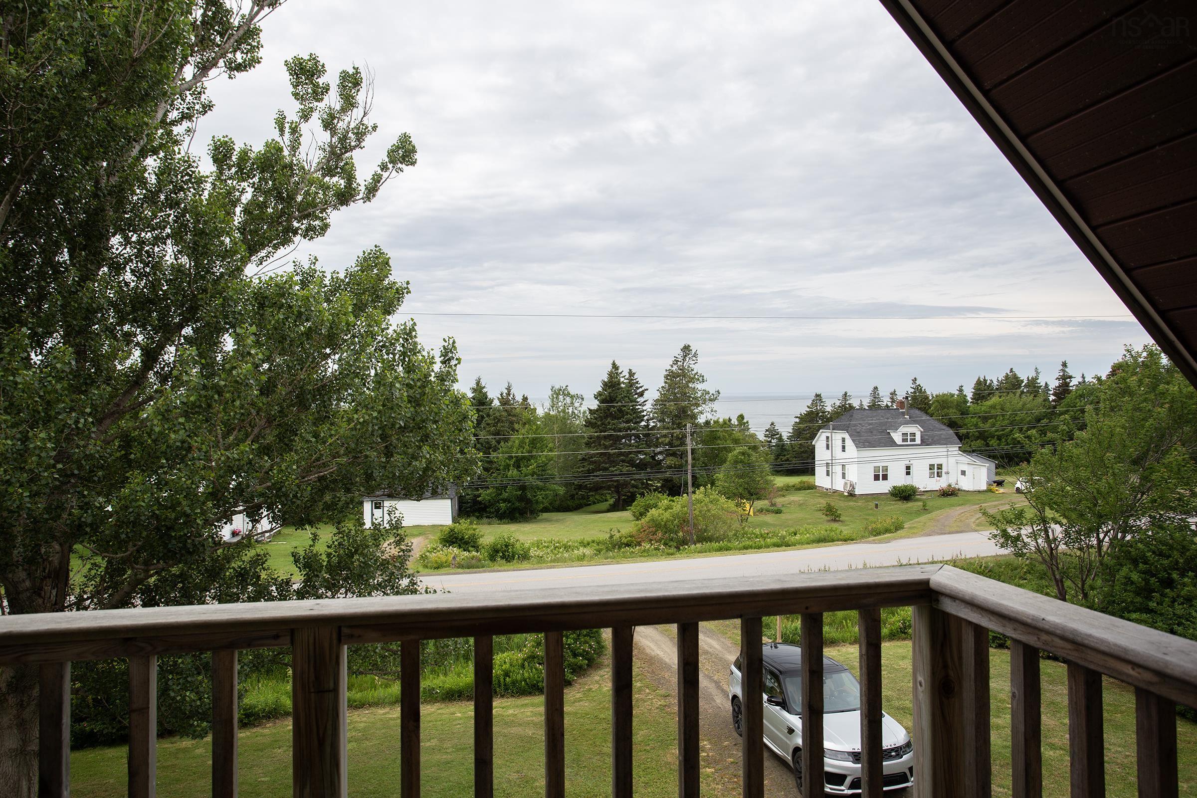 $279,000.00: 6092 Shore Road W, Youngs Cove