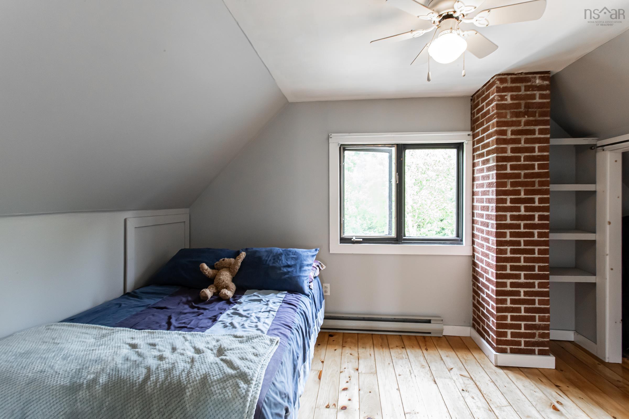 $279,000.00: 6092 Shore Road W, Youngs Cove