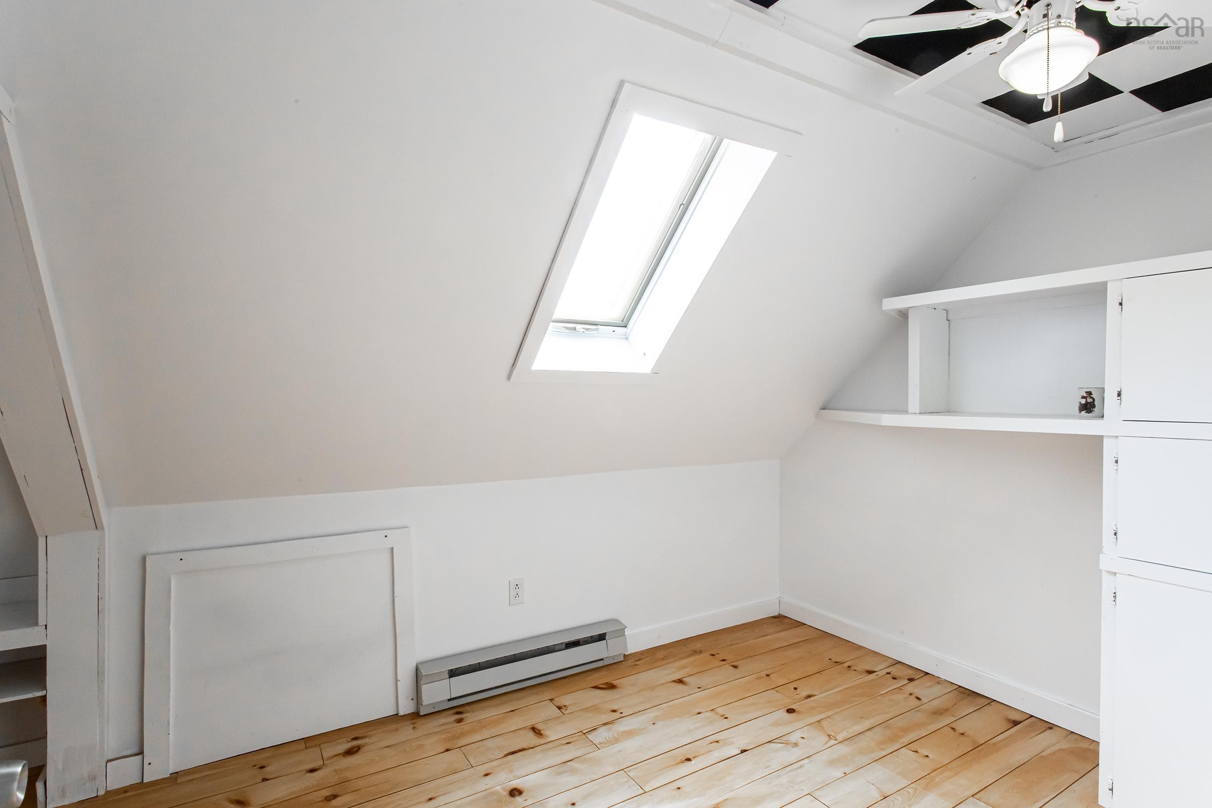 $279,000.00: 6092 Shore Road W, Youngs Cove