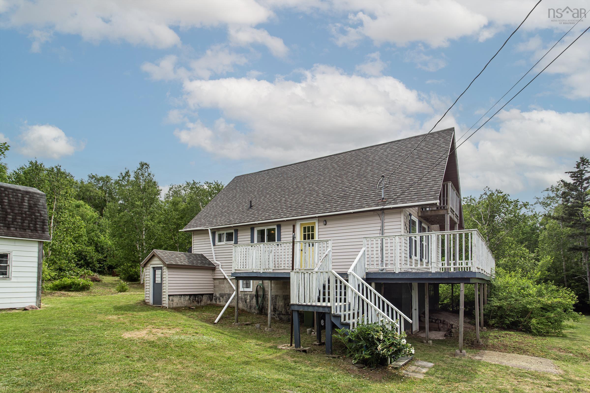 $279,000.00: 6092 Shore Road W, Youngs Cove