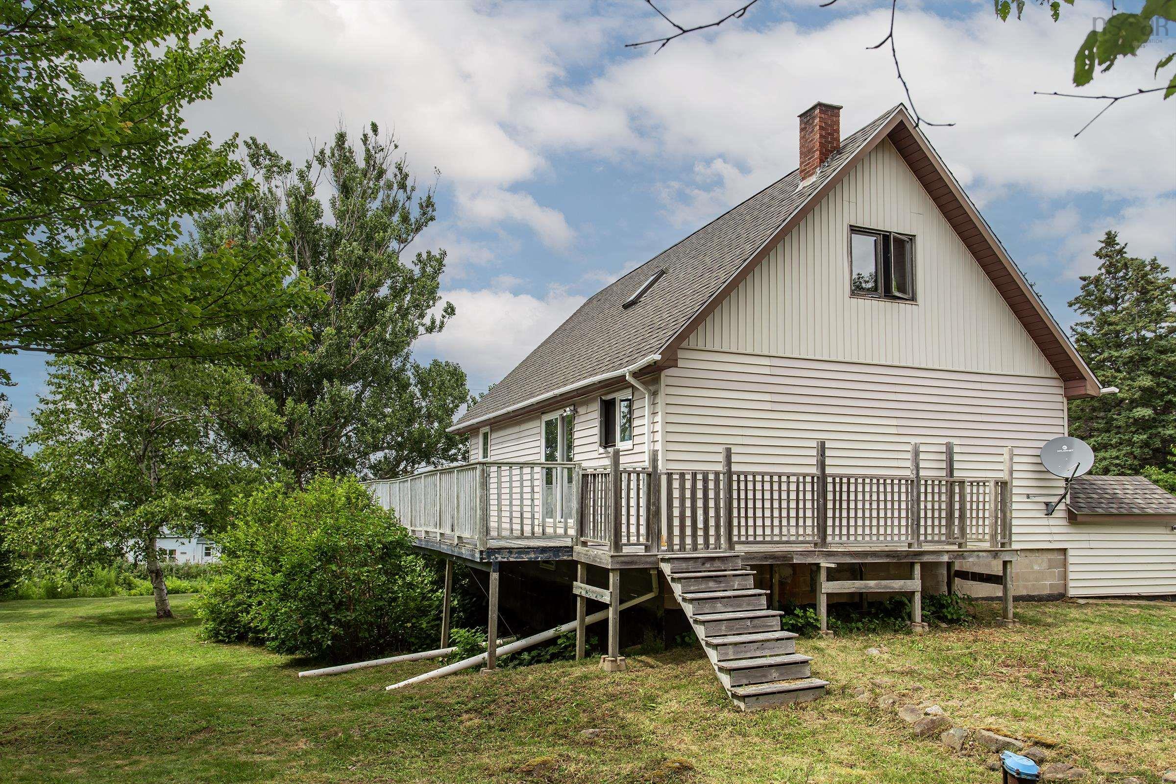 $279,000.00: 6092 Shore Road W, Youngs Cove