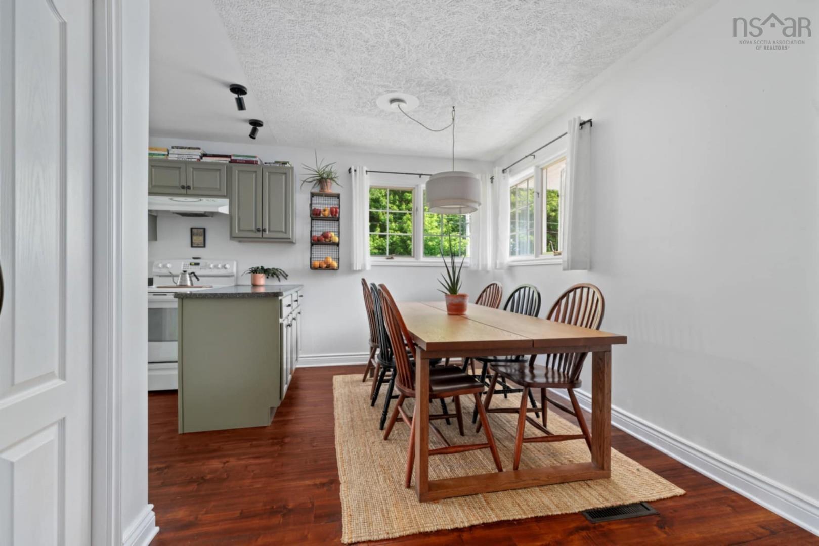 $629,900.00: 23 Birchwood Terrace, Crichton Park