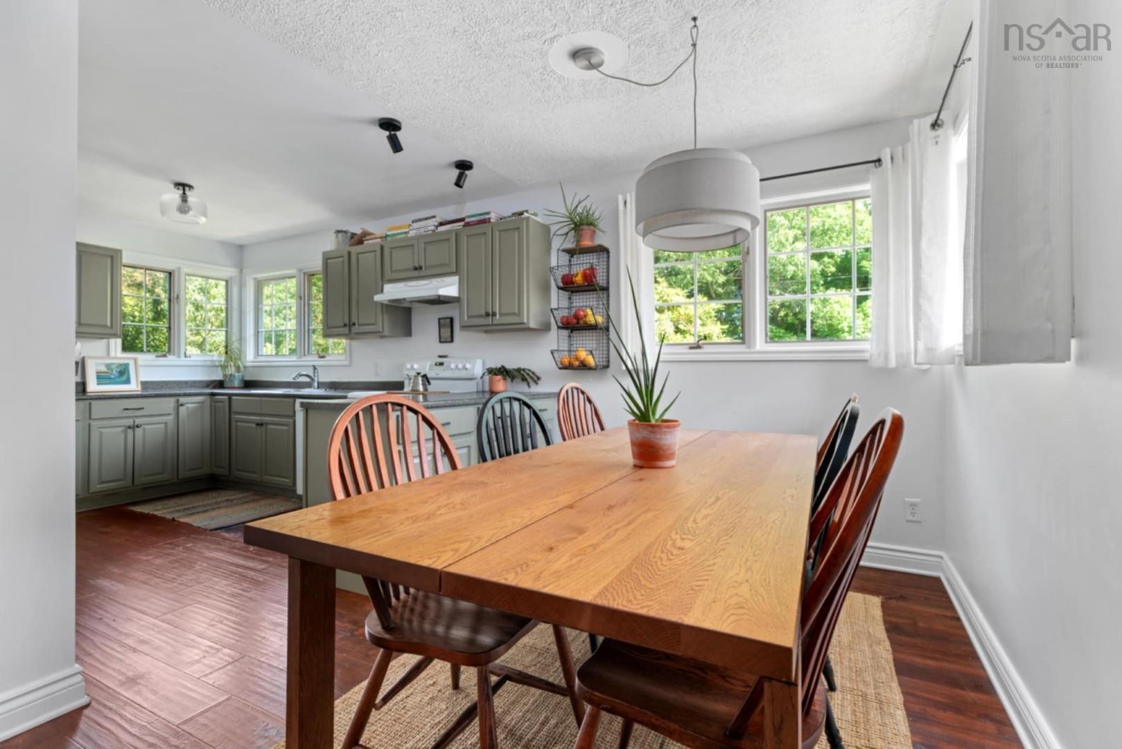 $629,900.00: 23 Birchwood Terrace, Crichton Park