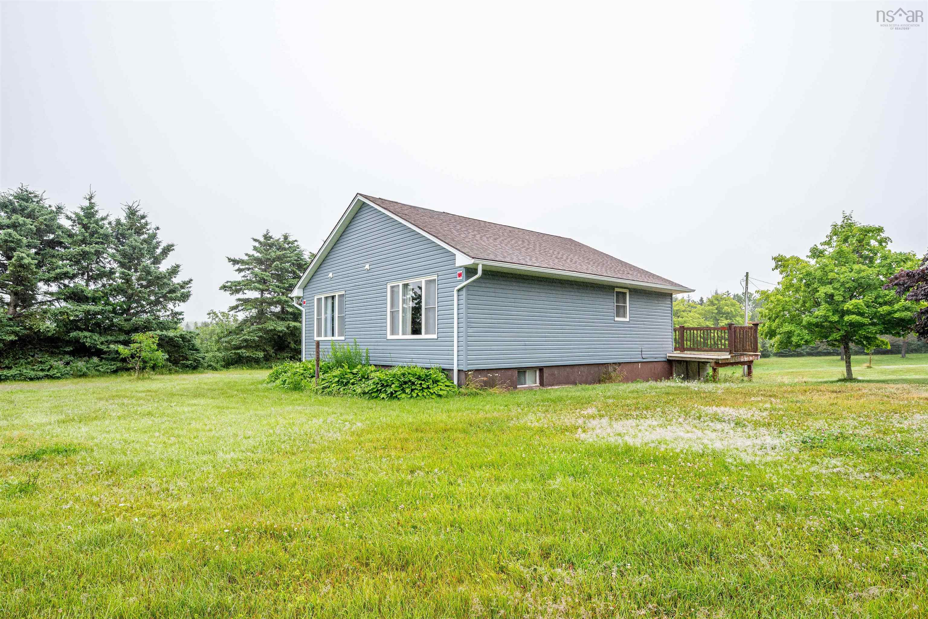 $525,000.00: 351 Ocean Beach Rd, Cheverie