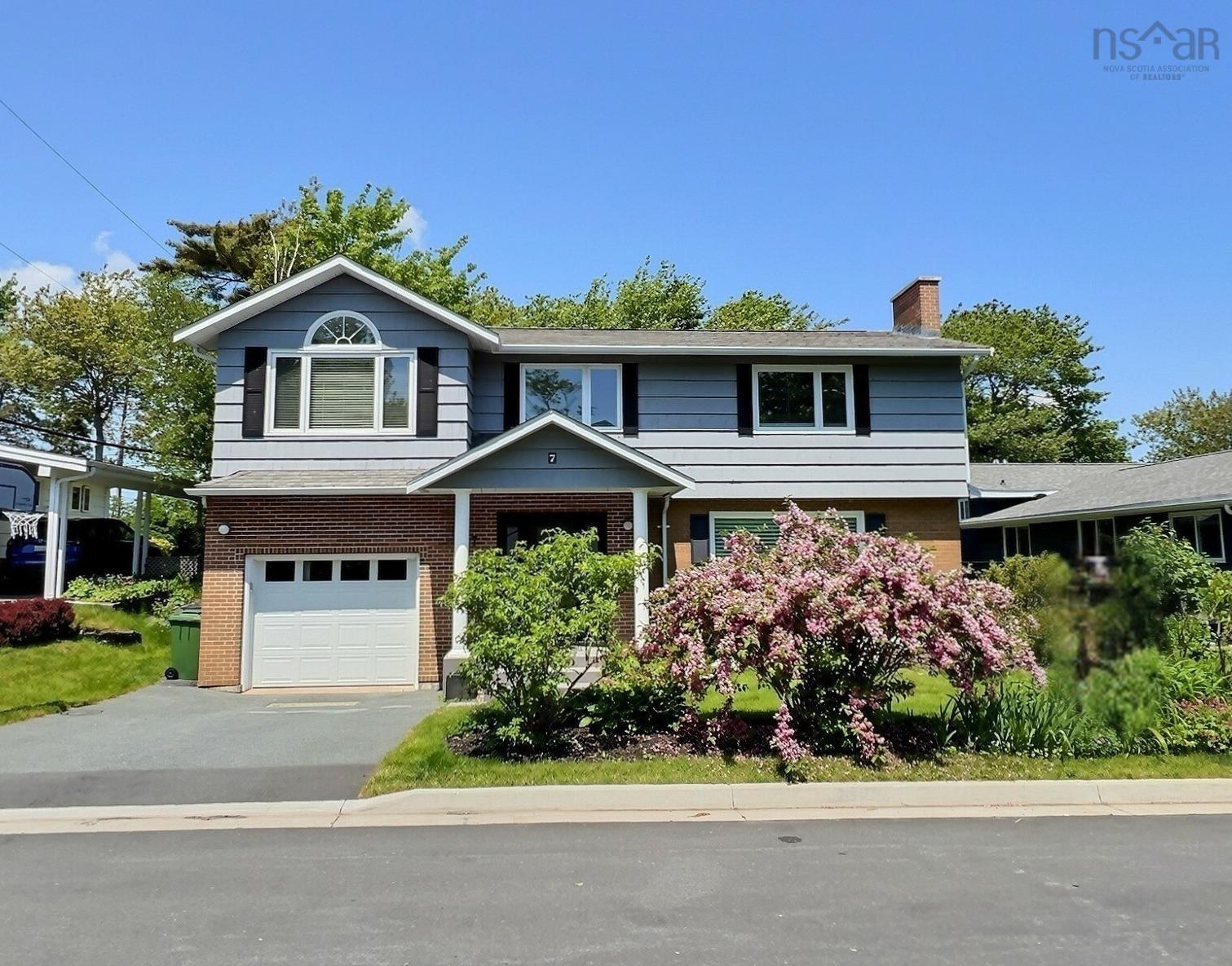 $749,900.00: 7 Briarwood Crescent, Halifax