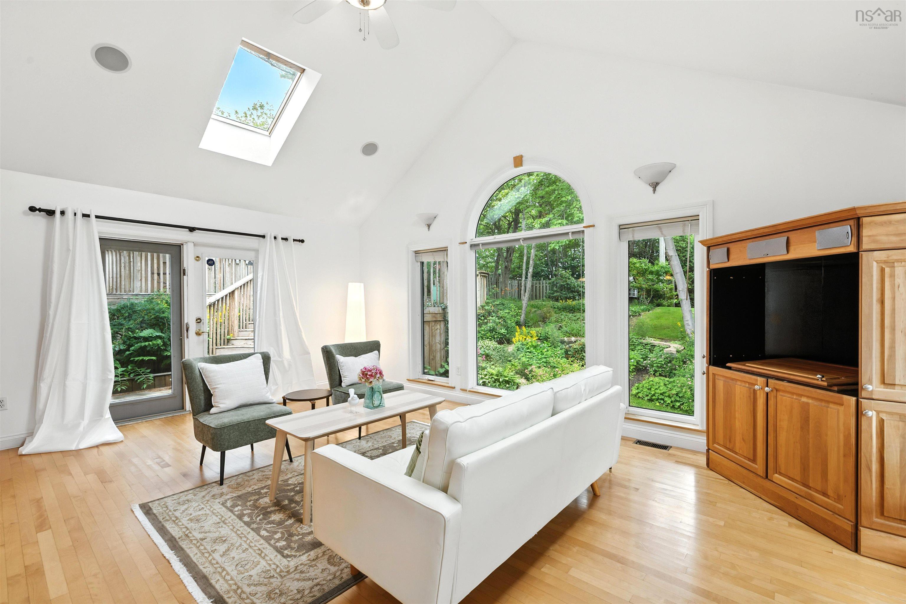 $749,900.00: 7 Briarwood Crescent, Halifax