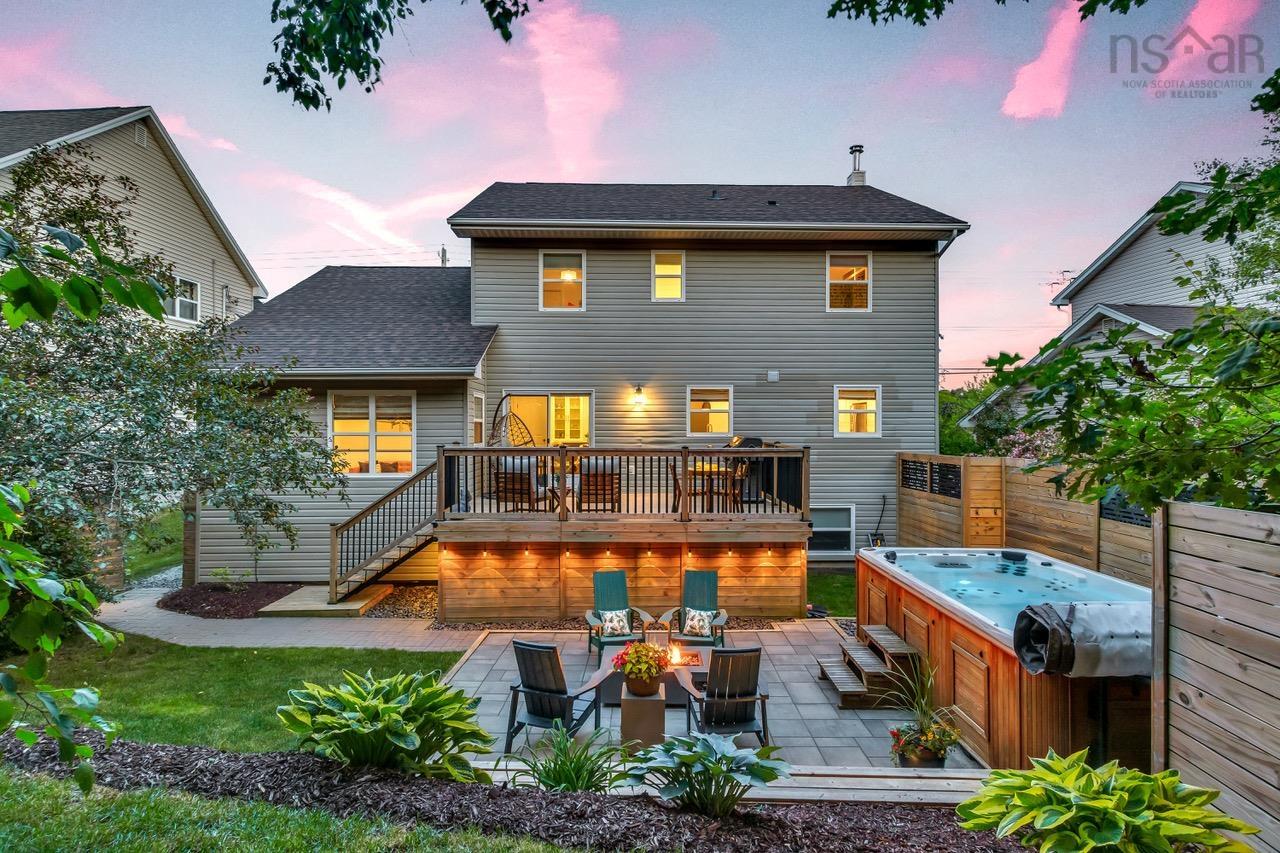 $925,000.00: 34 Portland Hills Drive, Dartmouth