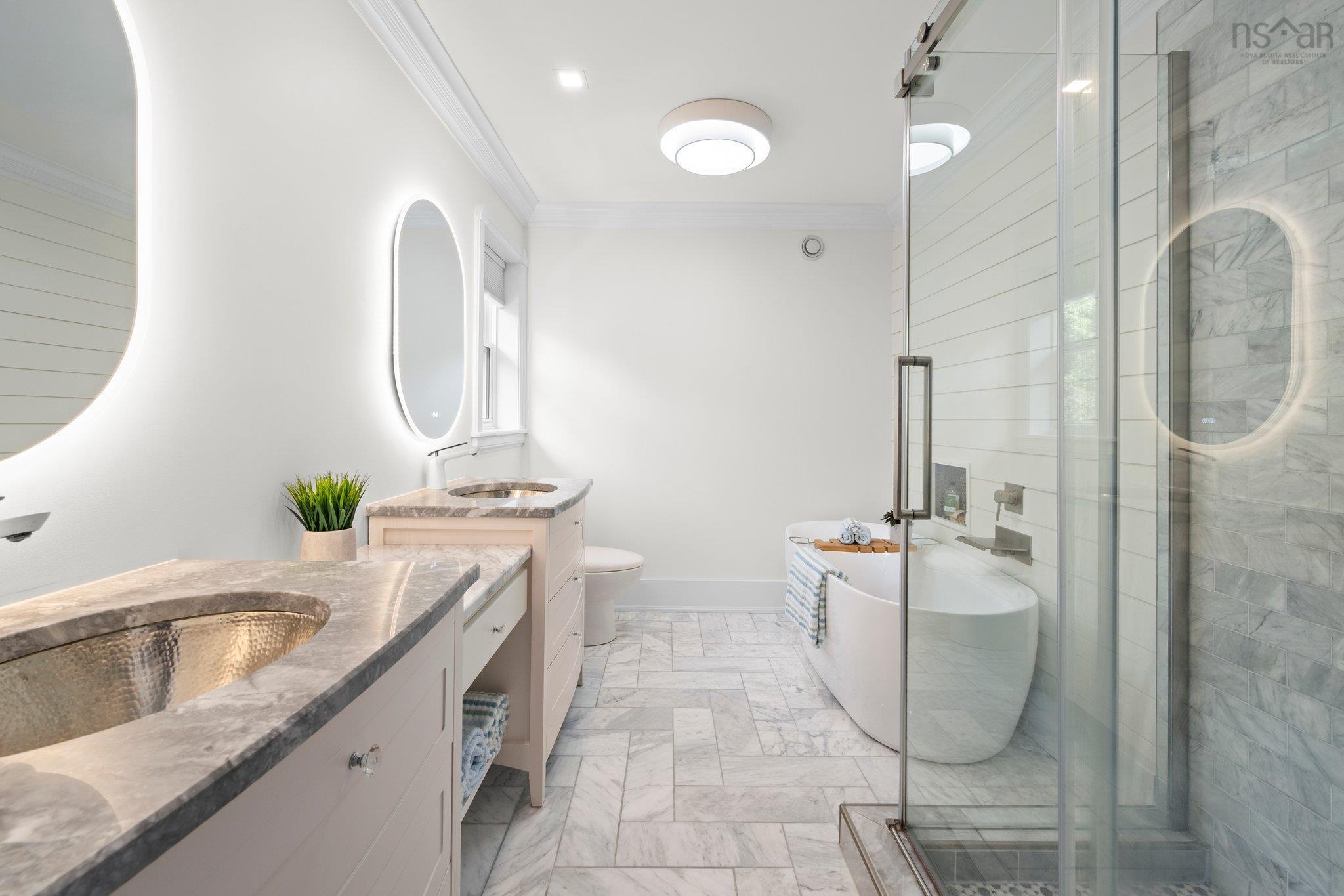 $925,000.00: 34 Portland Hills Drive, Dartmouth