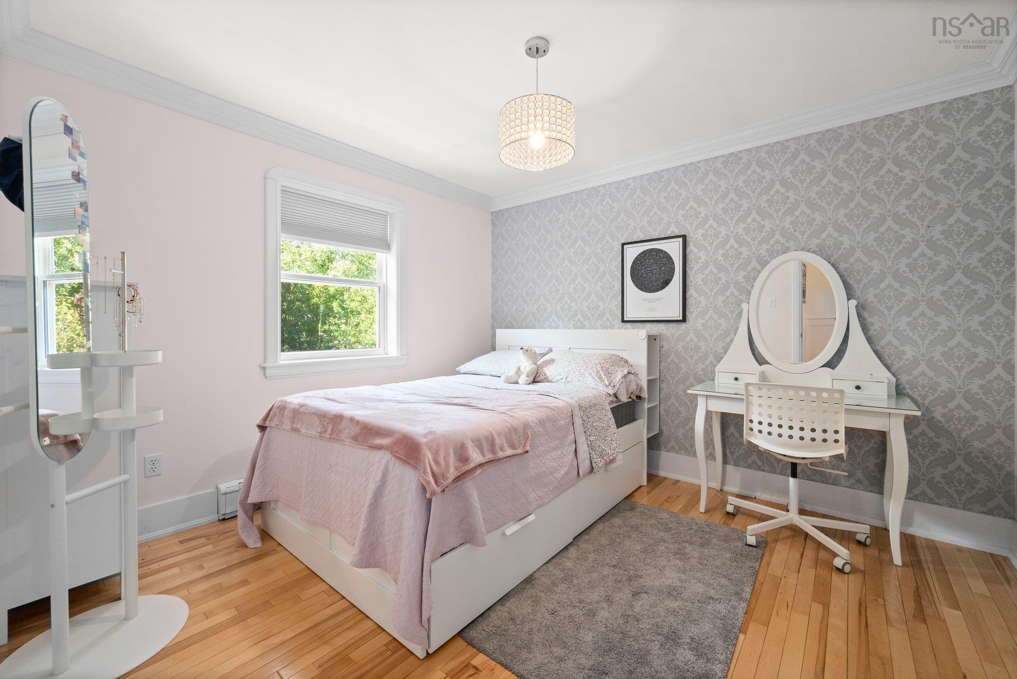 $925,000.00: 34 Portland Hills Drive, Dartmouth