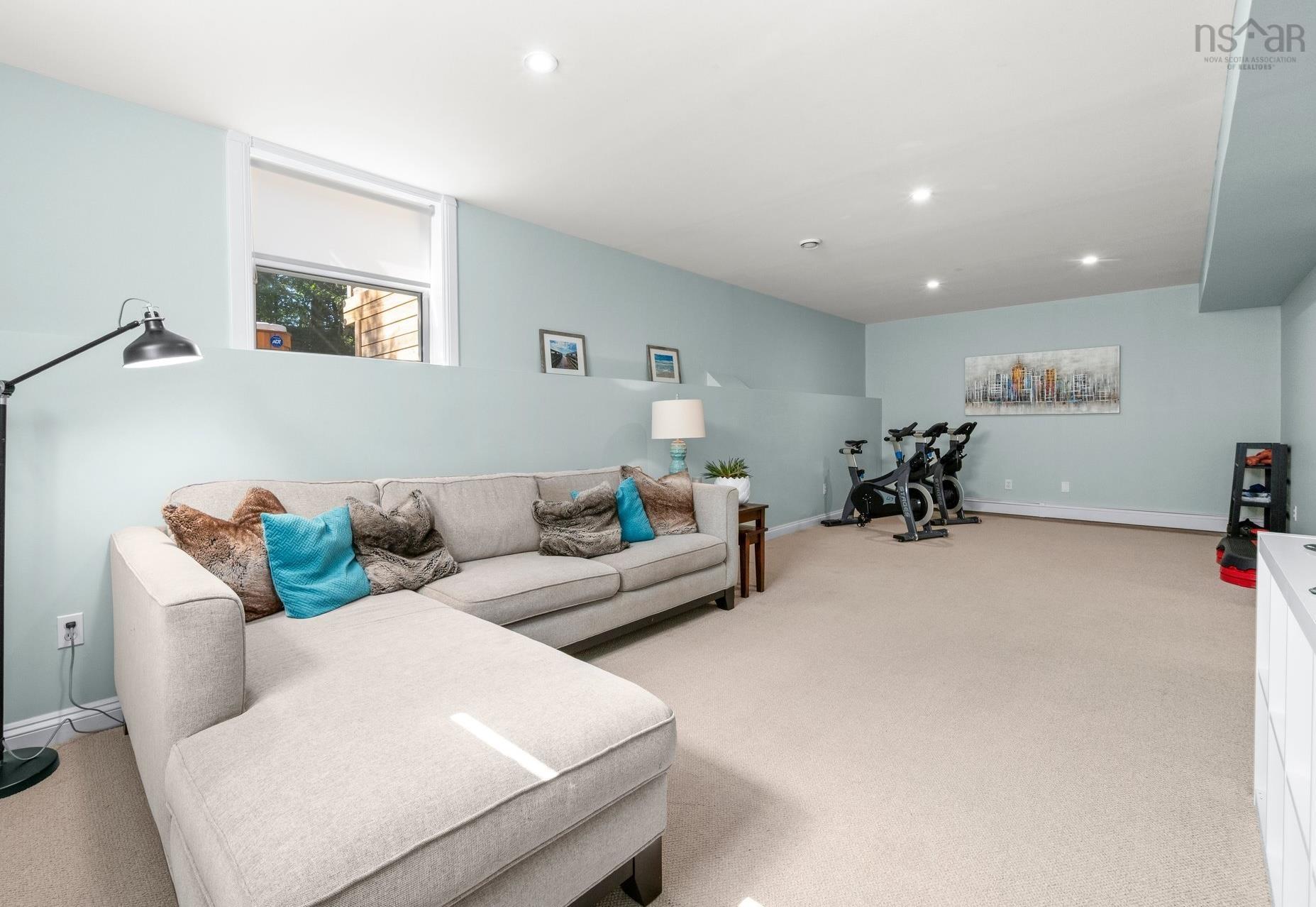 $925,000.00: 34 Portland Hills Drive, Dartmouth