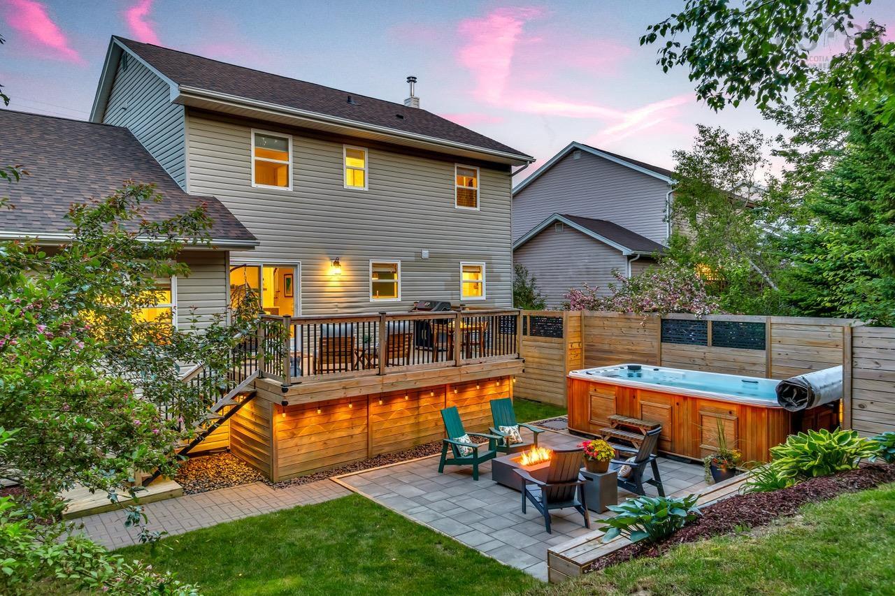 $925,000.00: 34 Portland Hills Drive, Dartmouth