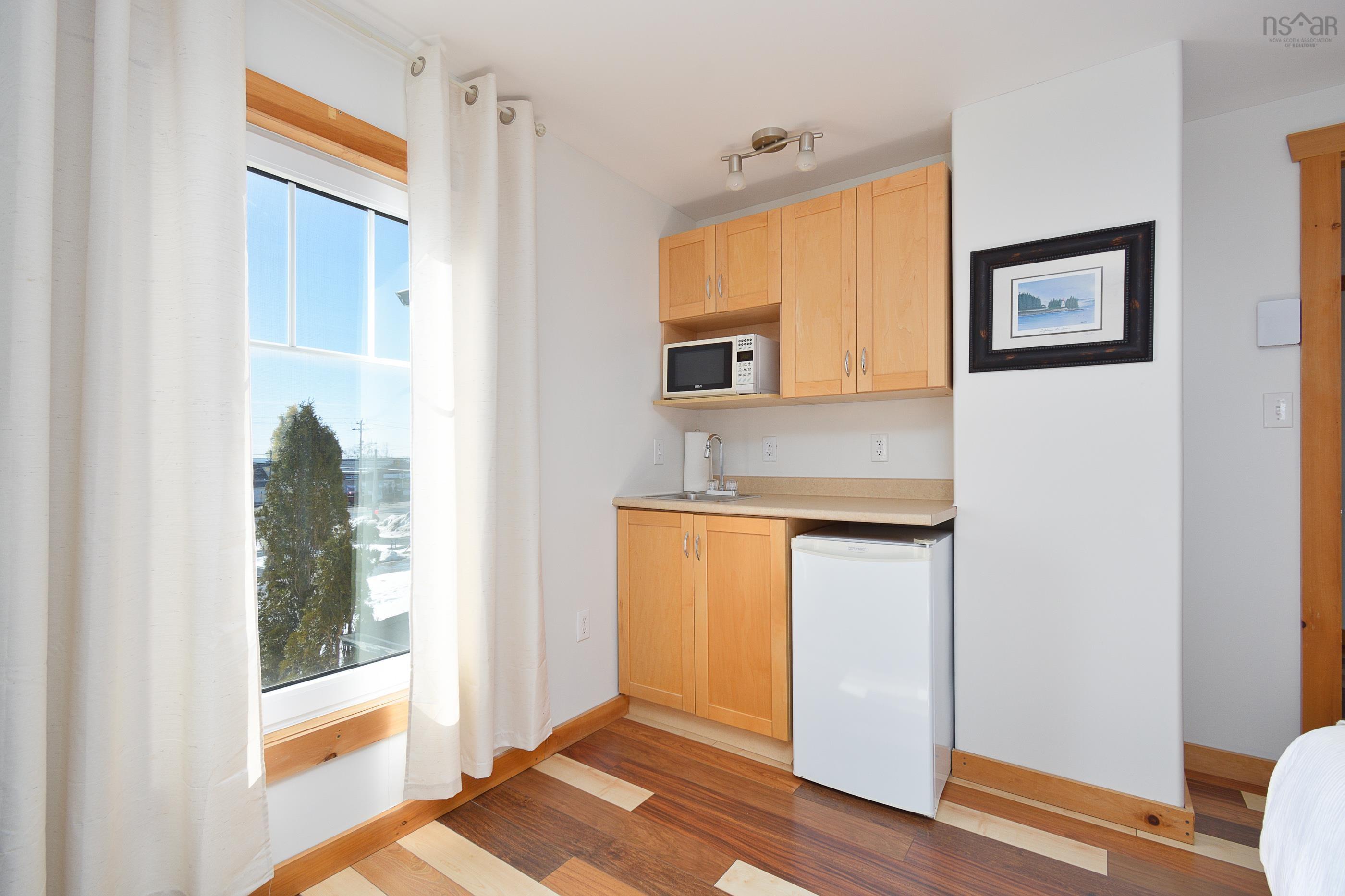 $835,000.00: 9383 Pepperell Street, St. Peter