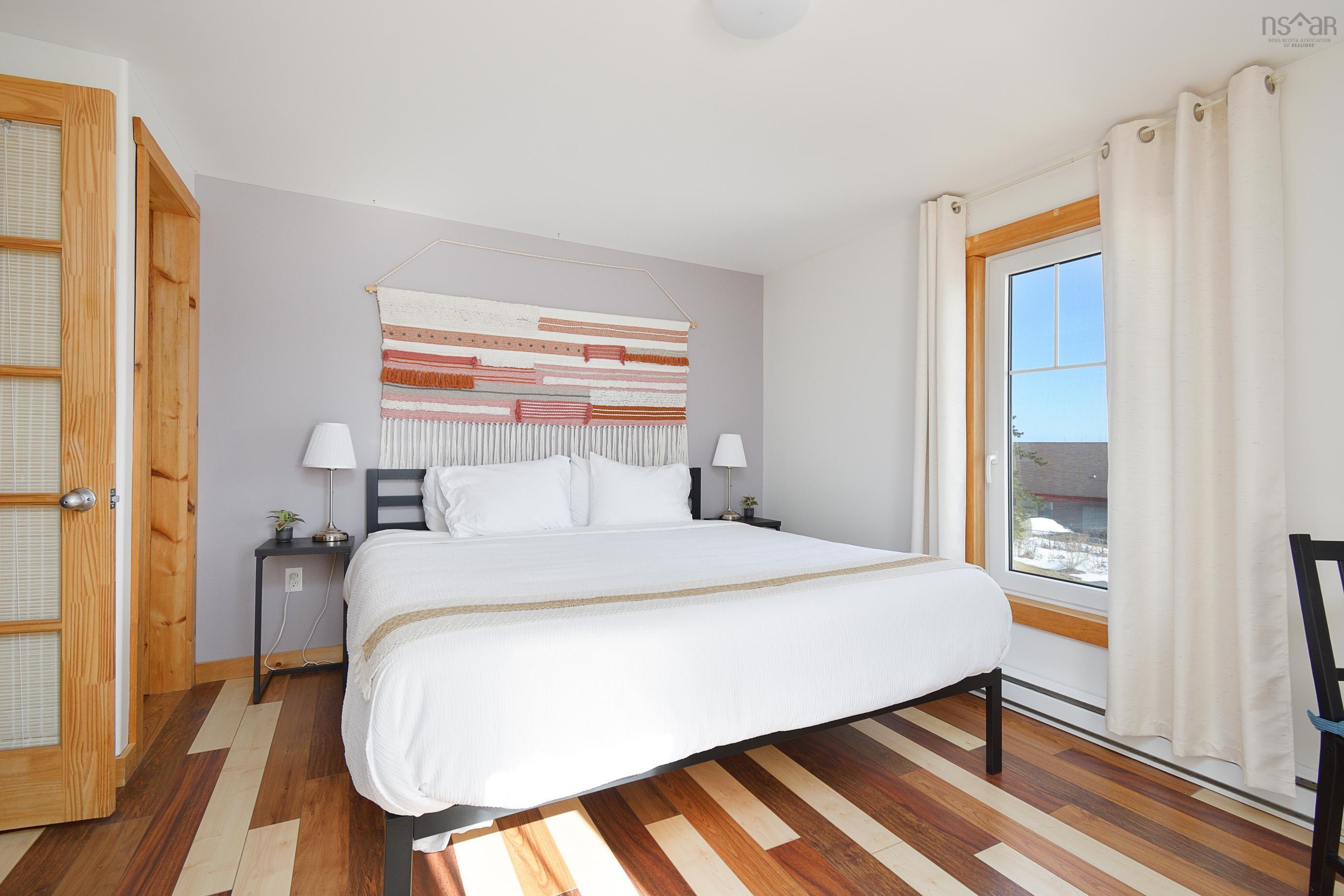 $835,000.00: 9383 Pepperell Street, St. Peter