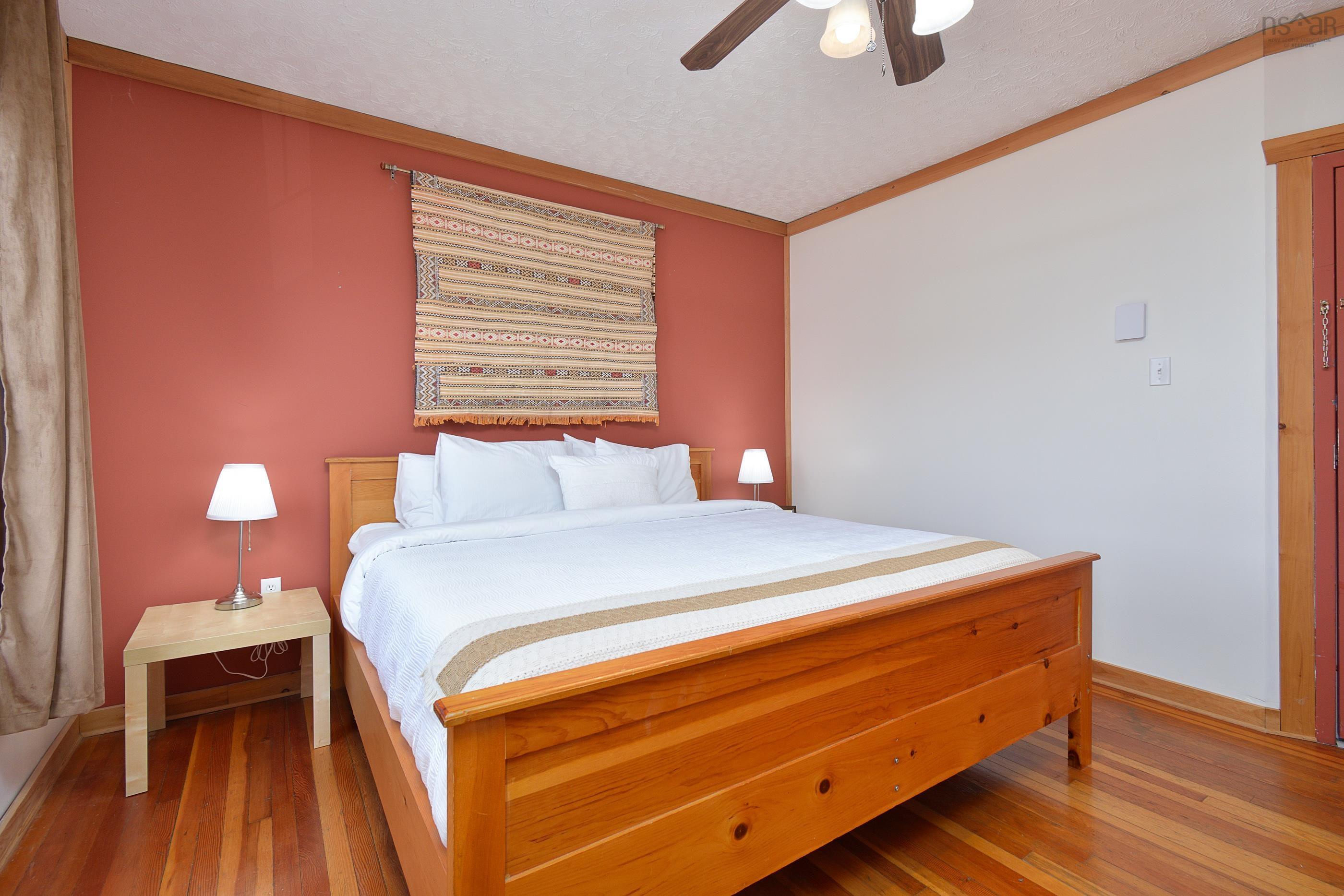 $835,000.00: 9383 Pepperell Street, St. Peter