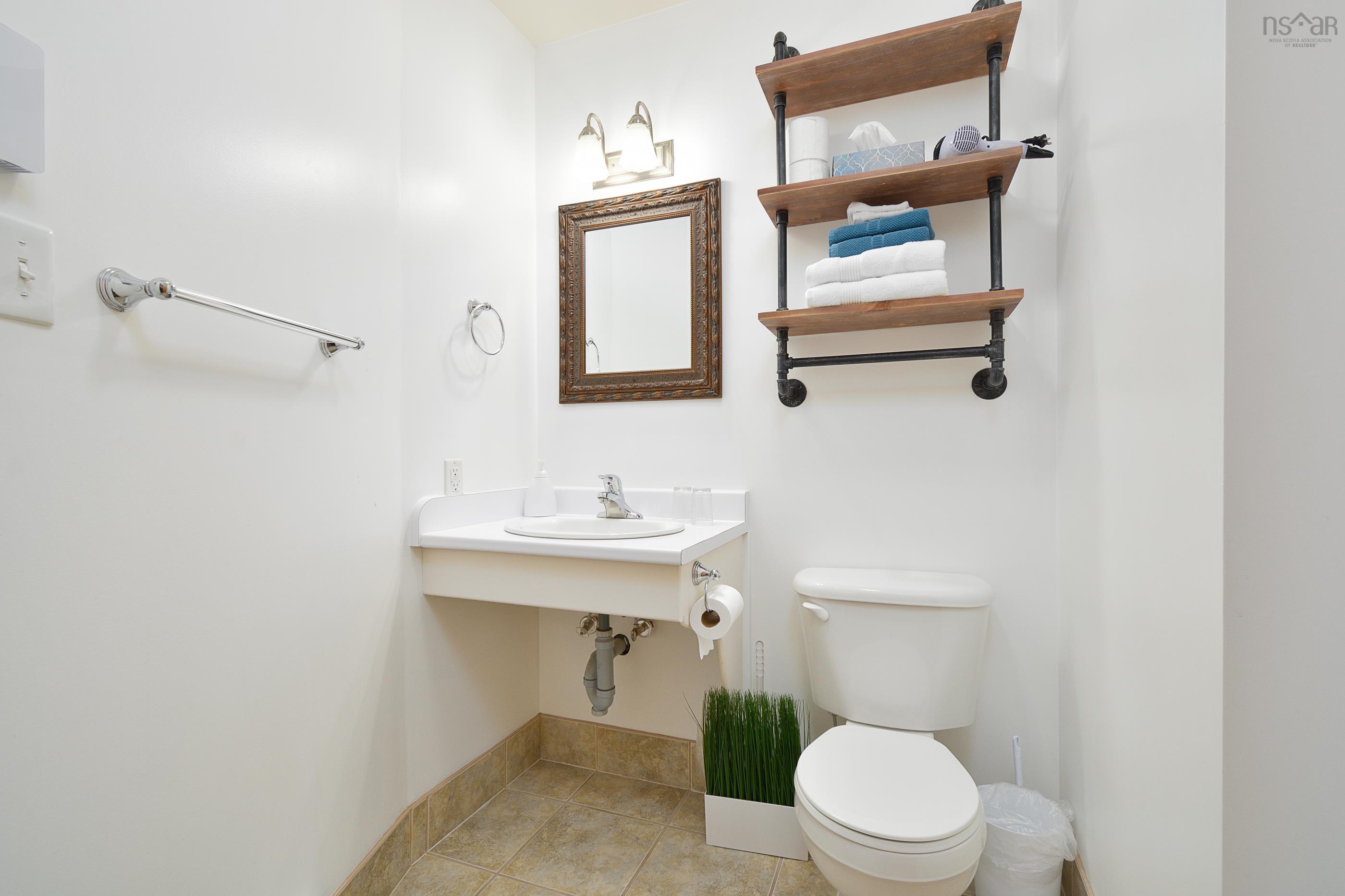 $835,000.00: 9383 Pepperell Street, St. Peter