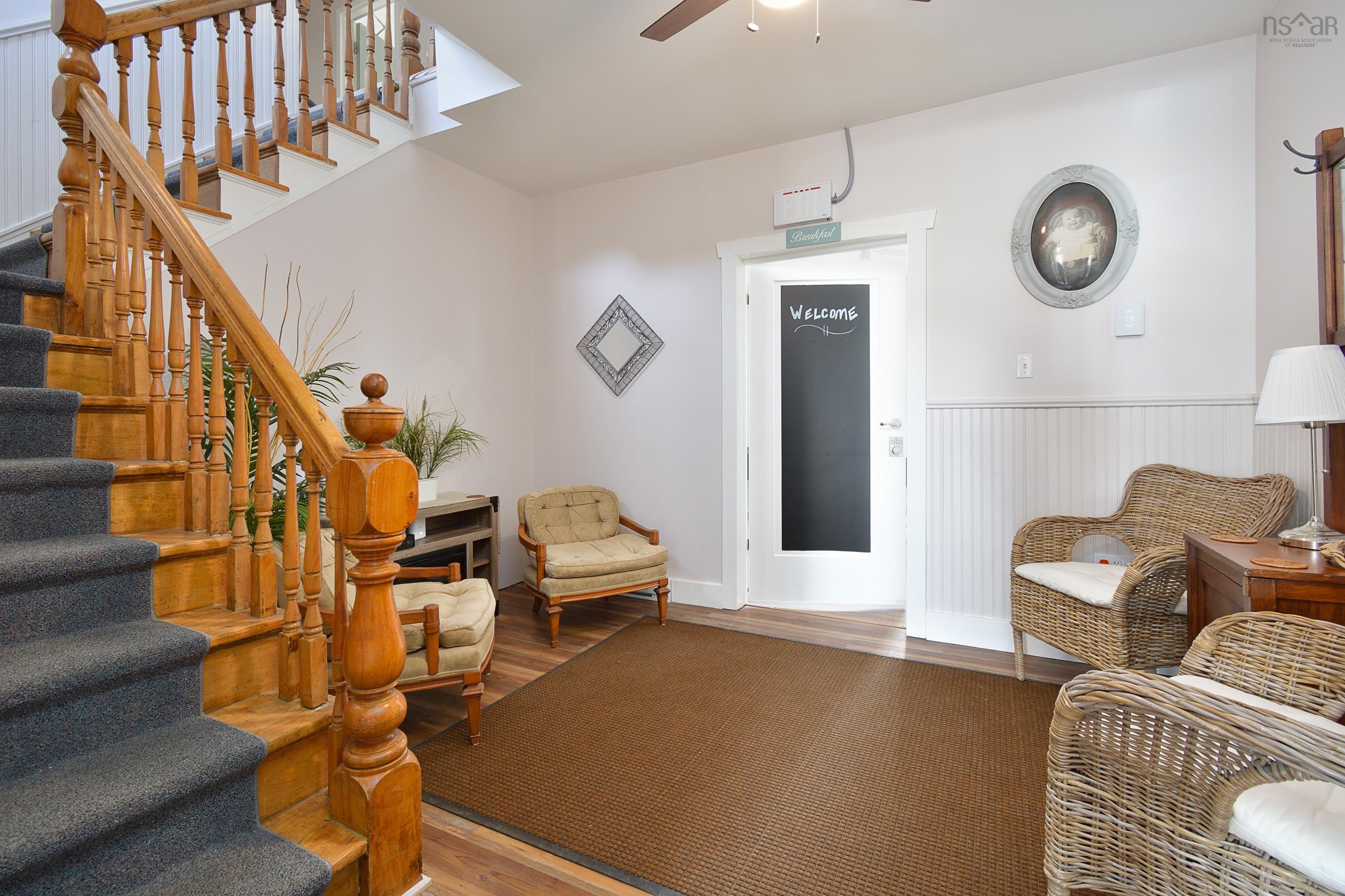 $835,000.00: 9383 Pepperell Street, St. Peter