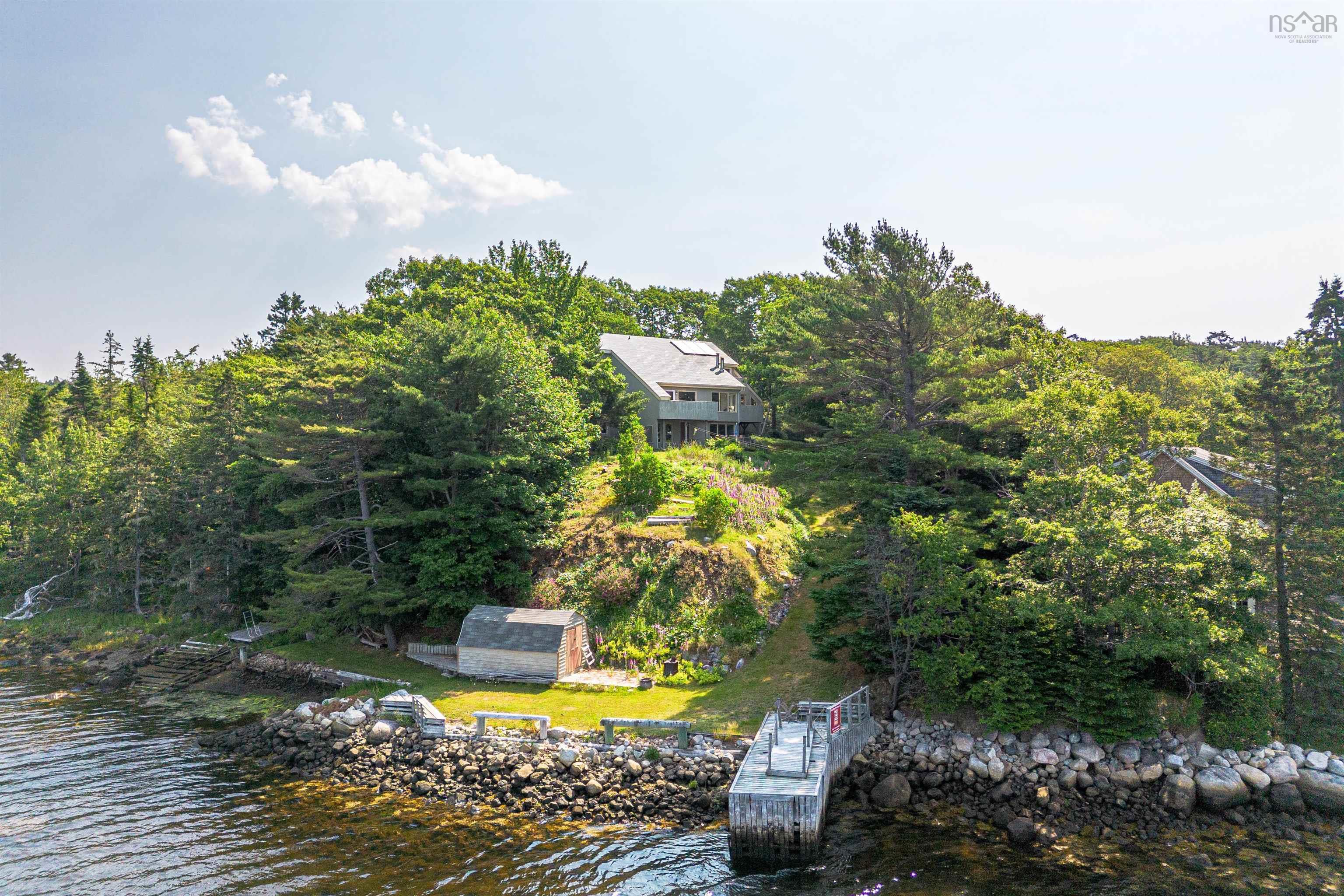$925,000.00: 13576 Peggys Cove Road, Upper Tantallon