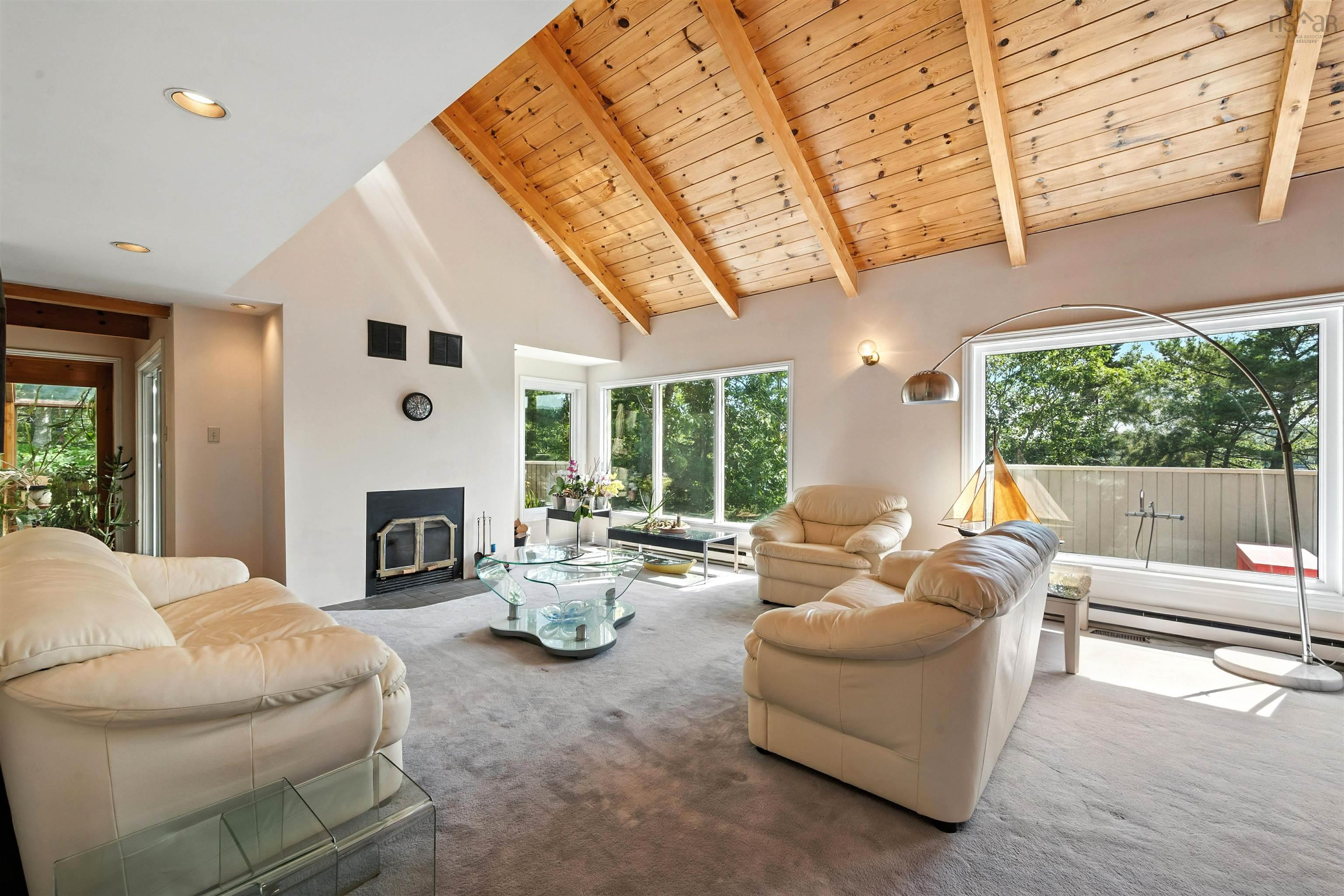 $925,000.00: 13576 Peggys Cove Road, Upper Tantallon