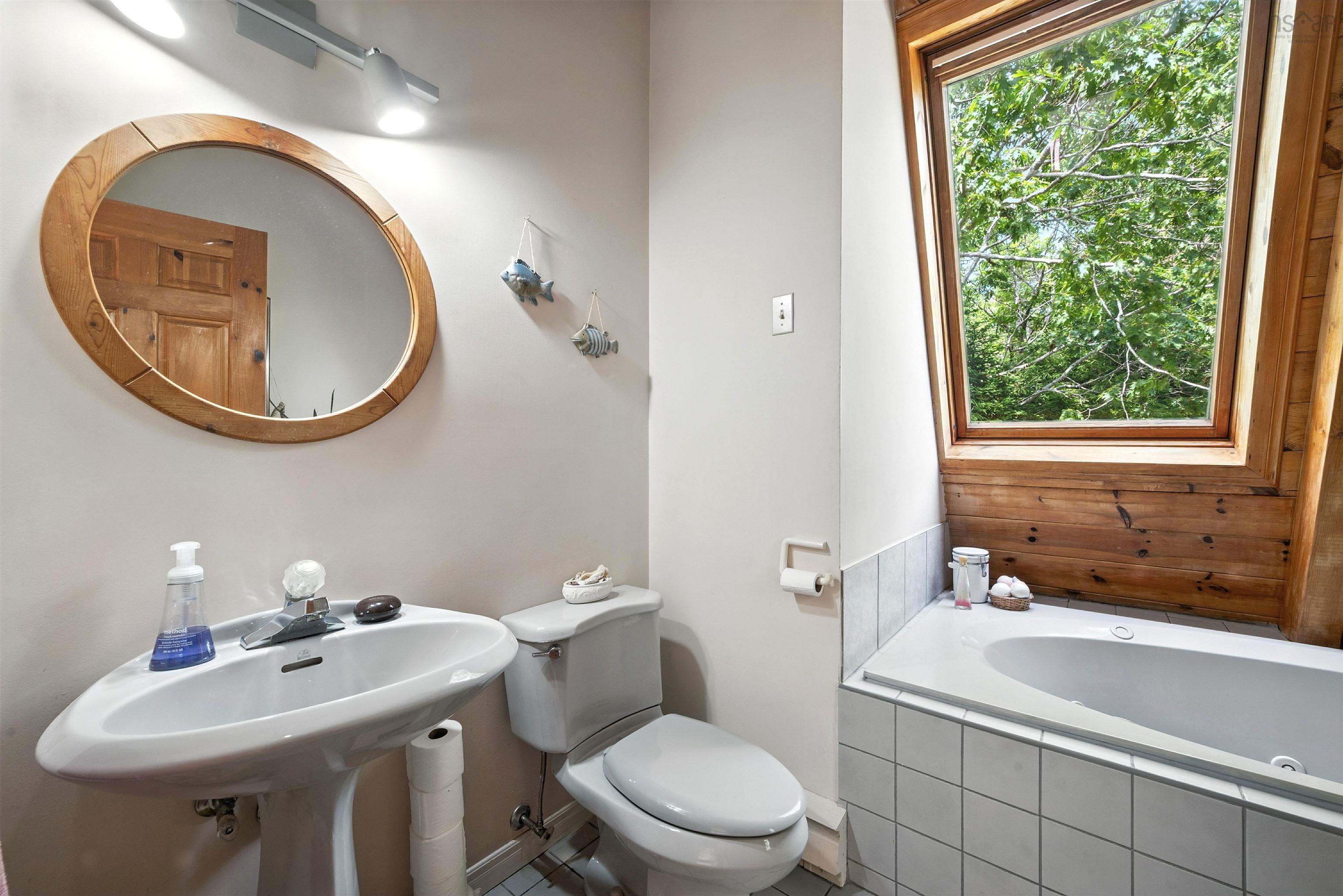 $925,000.00: 13576 Peggys Cove Road, Upper Tantallon