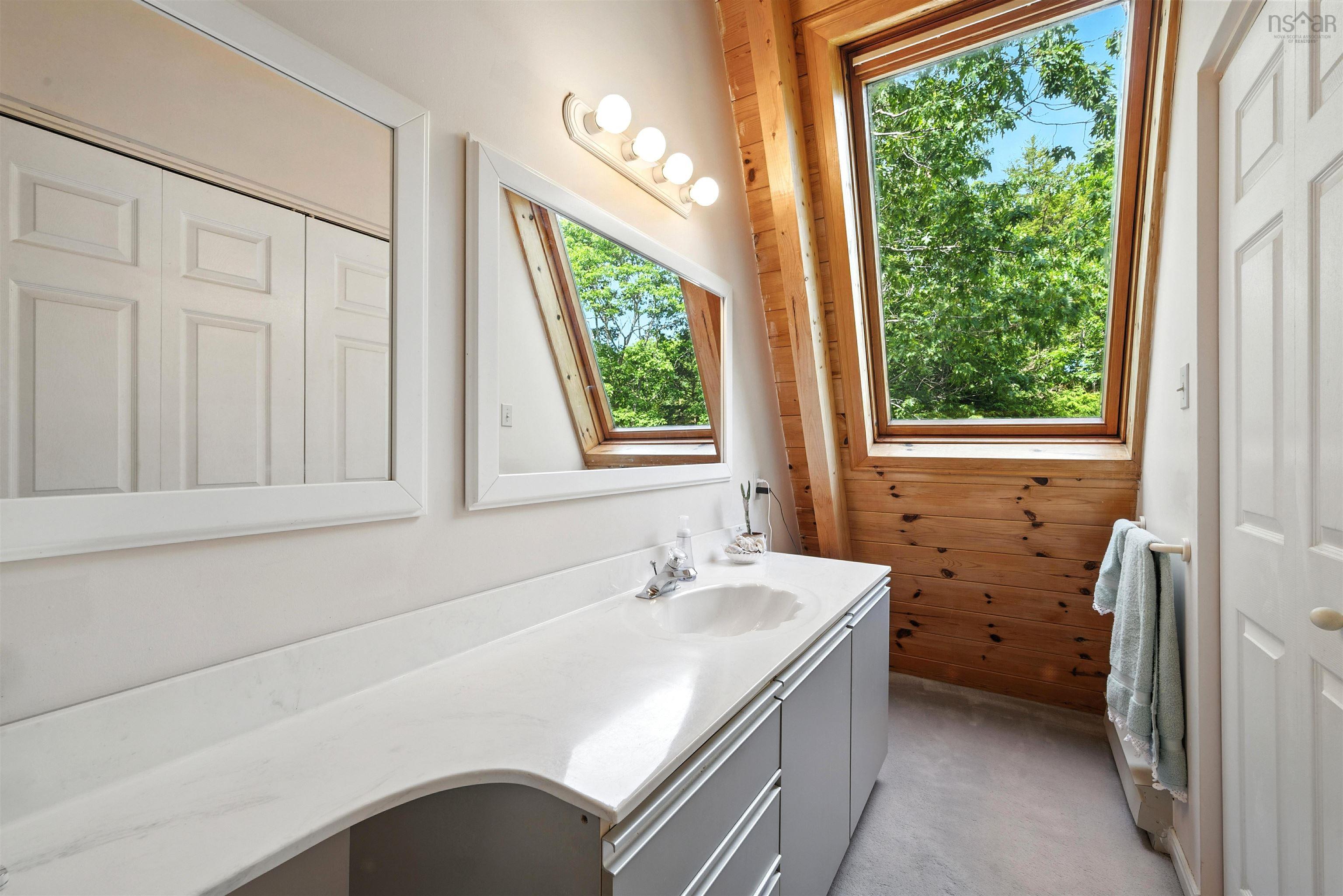 $925,000.00: 13576 Peggys Cove Road, Upper Tantallon