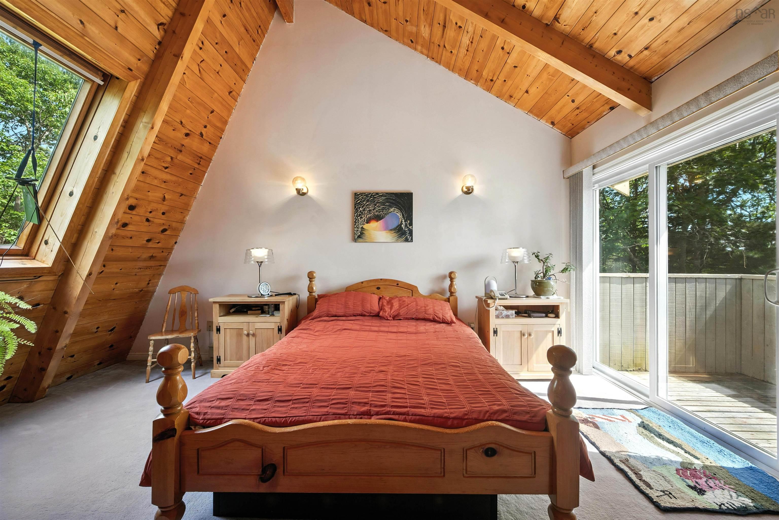 $925,000.00: 13576 Peggys Cove Road, Upper Tantallon