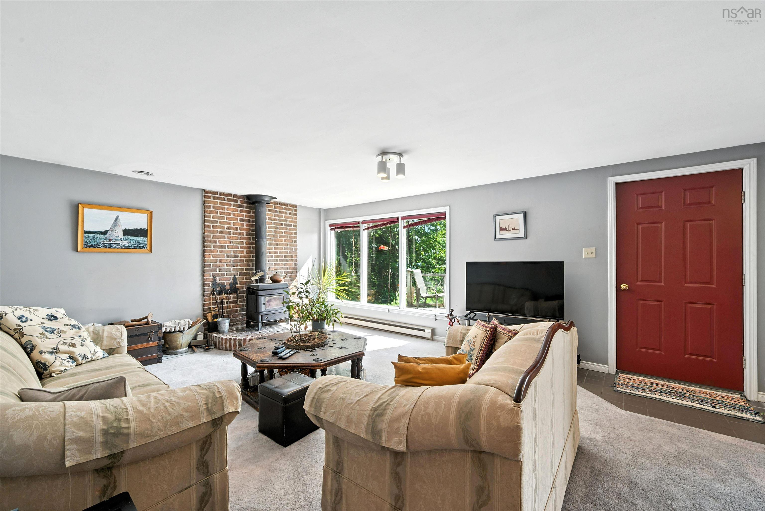 $925,000.00: 13576 Peggys Cove Road, Upper Tantallon