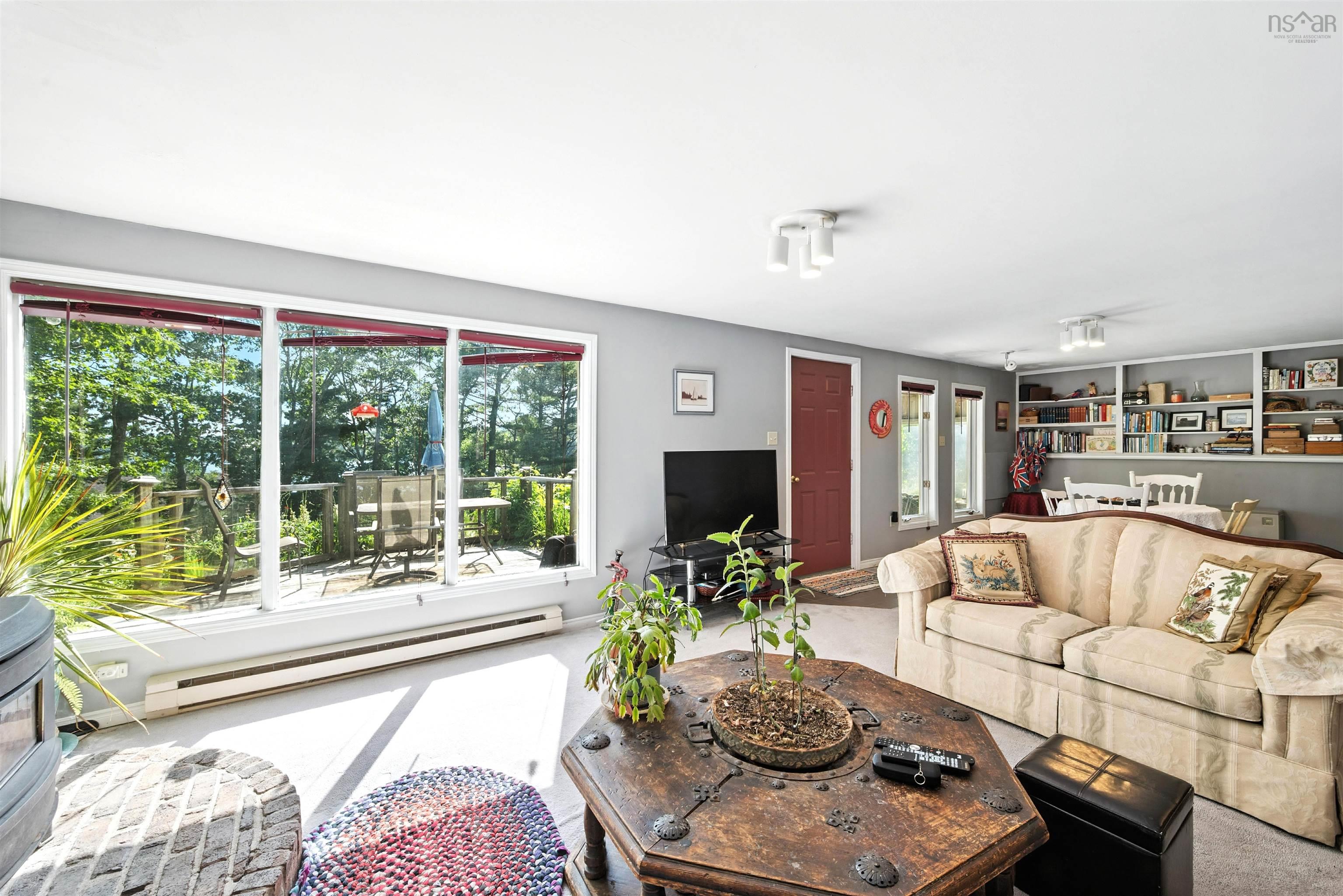 $925,000.00: 13576 Peggys Cove Road, Upper Tantallon