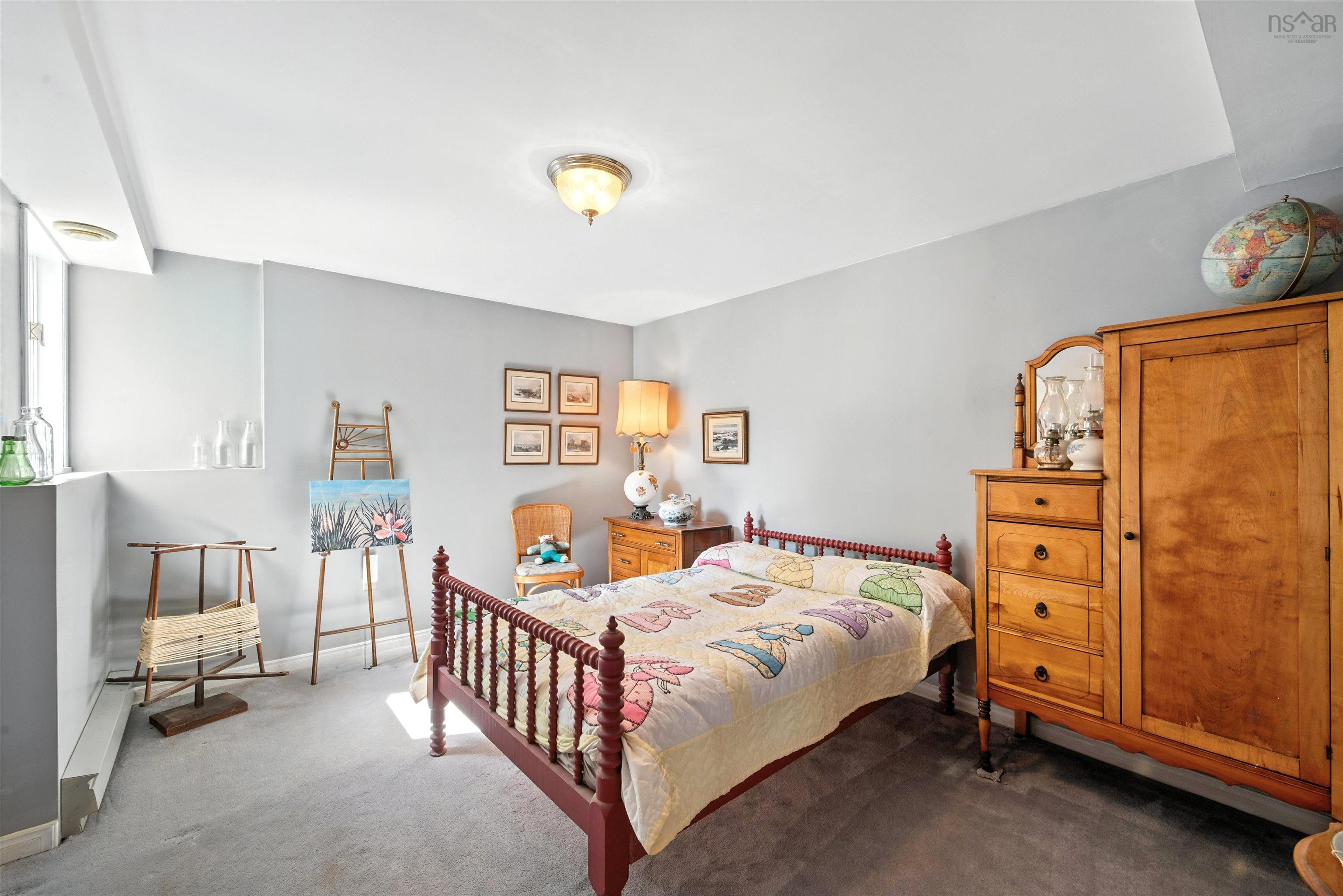 $925,000.00: 13576 Peggys Cove Road, Upper Tantallon