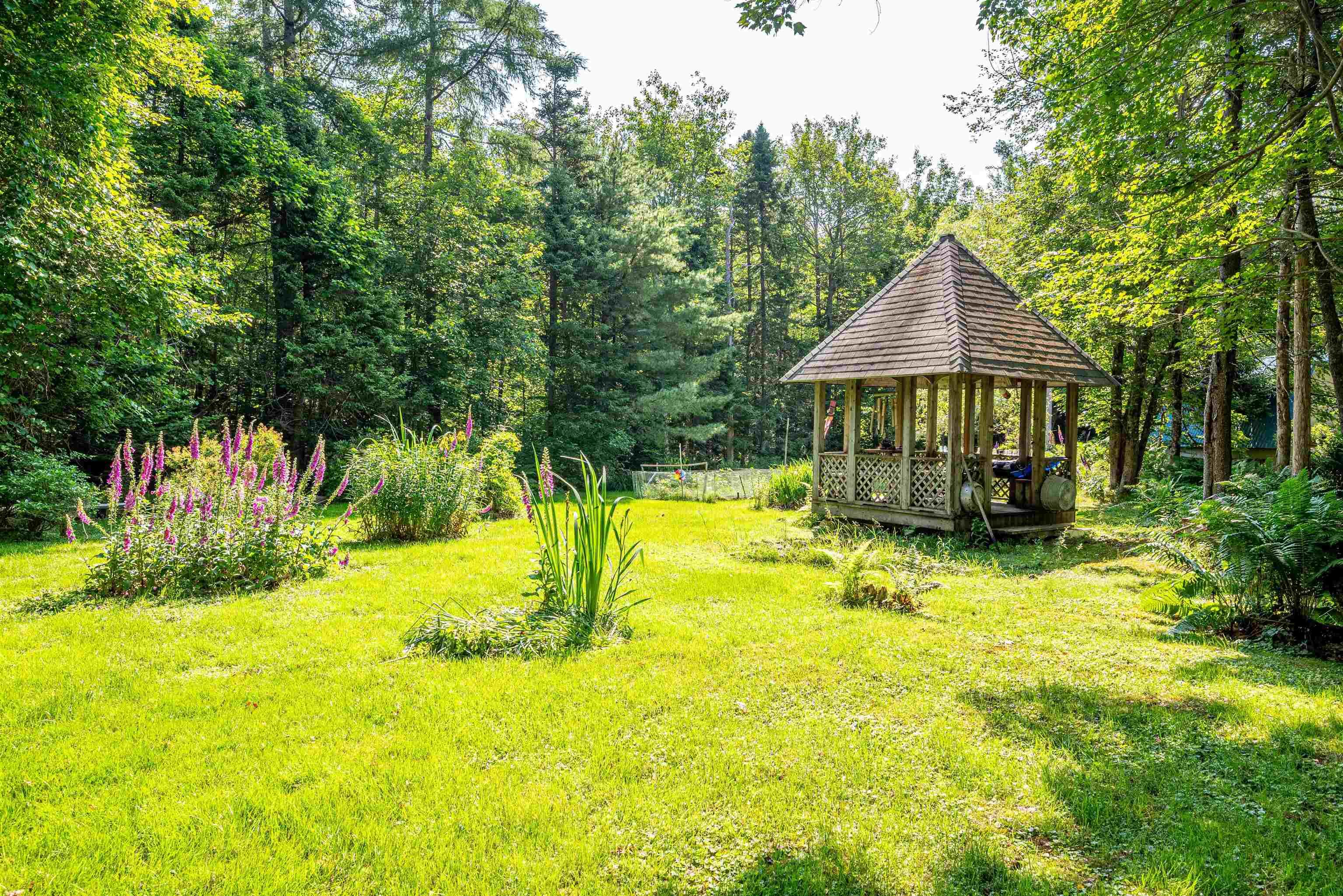 $925,000.00: 13576 Peggys Cove Road, Upper Tantallon