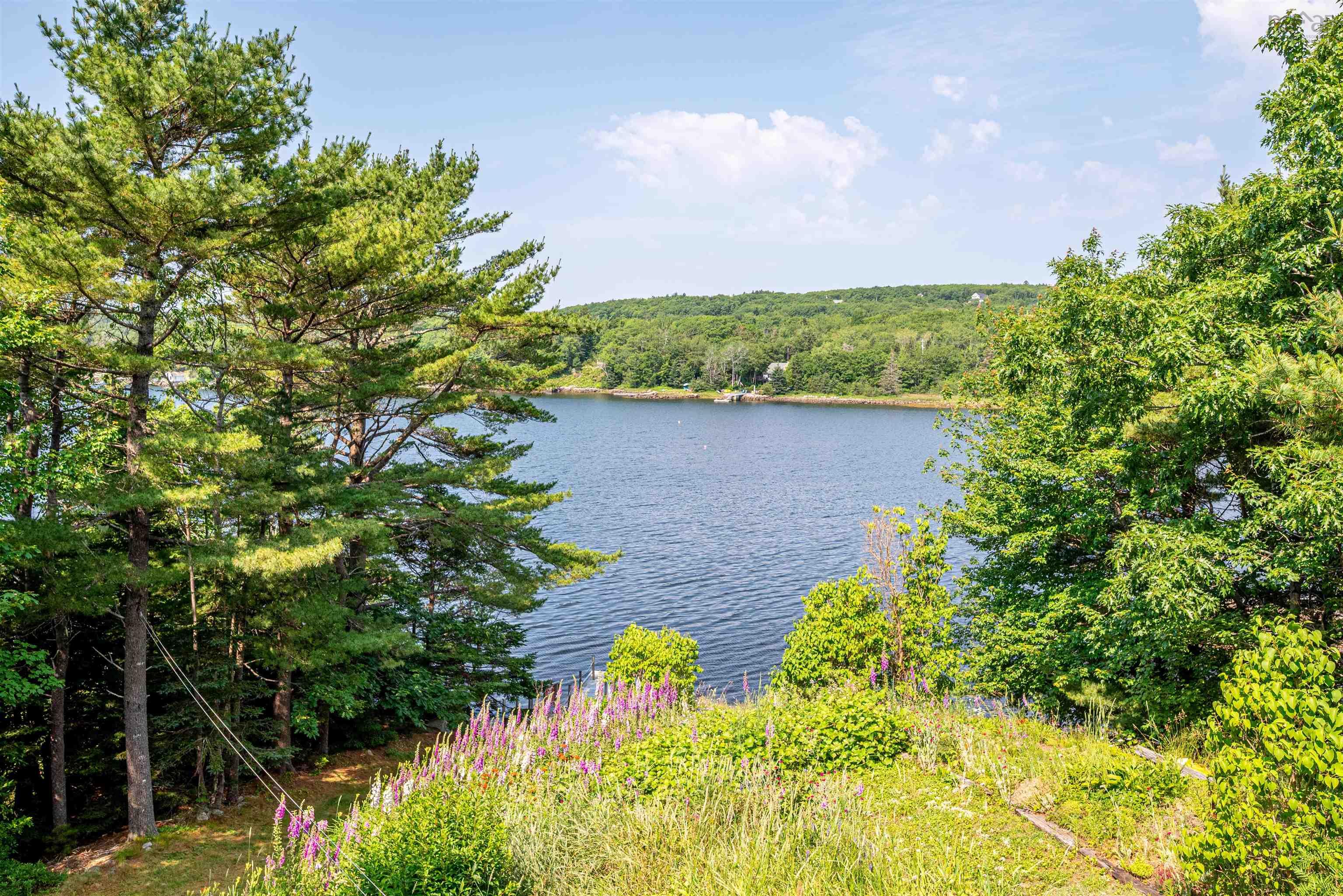 $925,000.00: 13576 Peggys Cove Road, Upper Tantallon