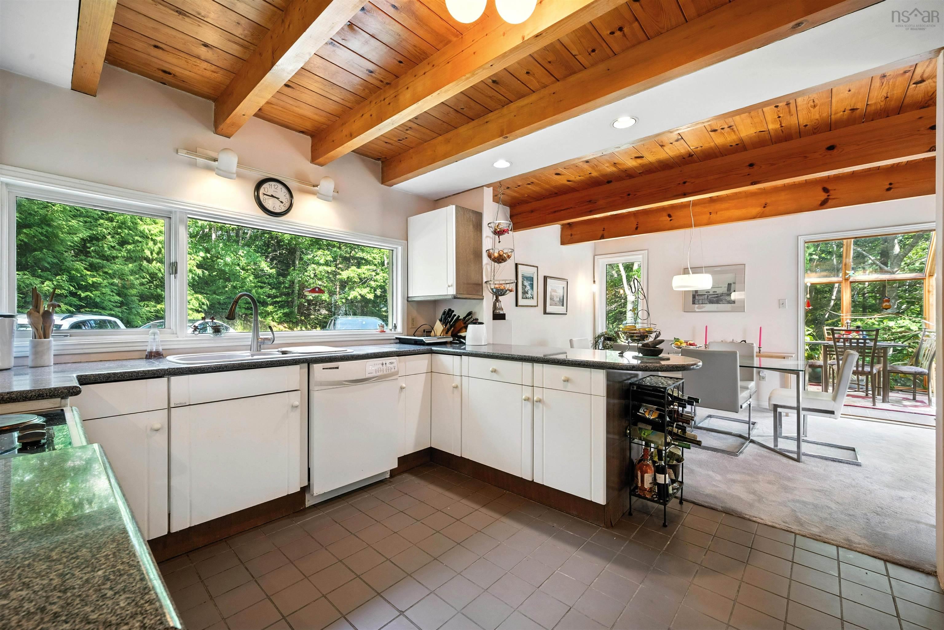 $925,000.00: 13576 Peggys Cove Road, Upper Tantallon