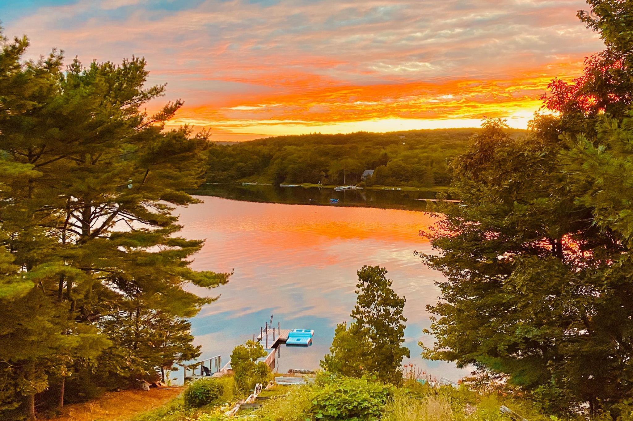 $925,000.00: 13576 Peggys Cove Road, Upper Tantallon