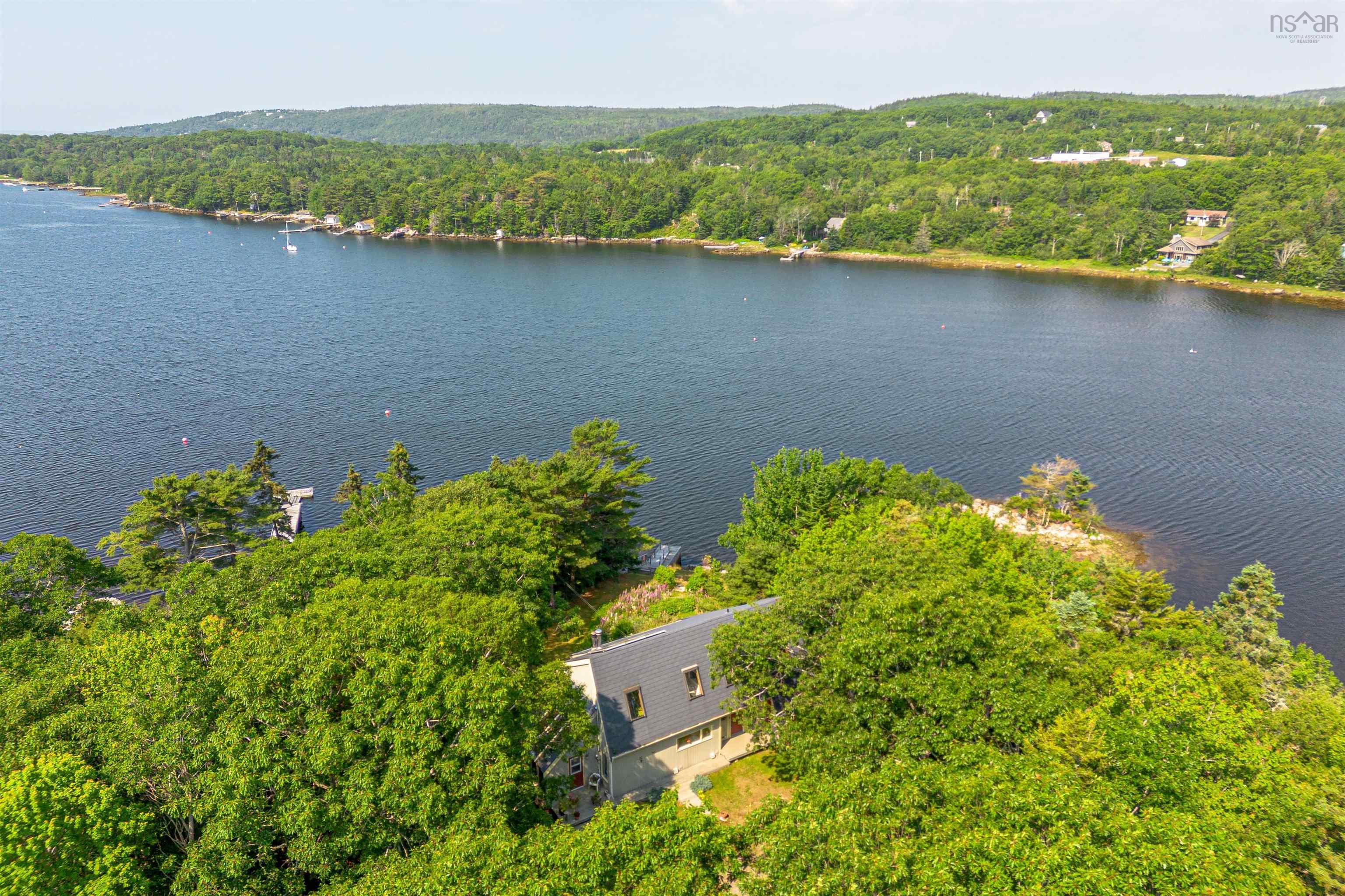 $925,000.00: 13576 Peggys Cove Road, Upper Tantallon