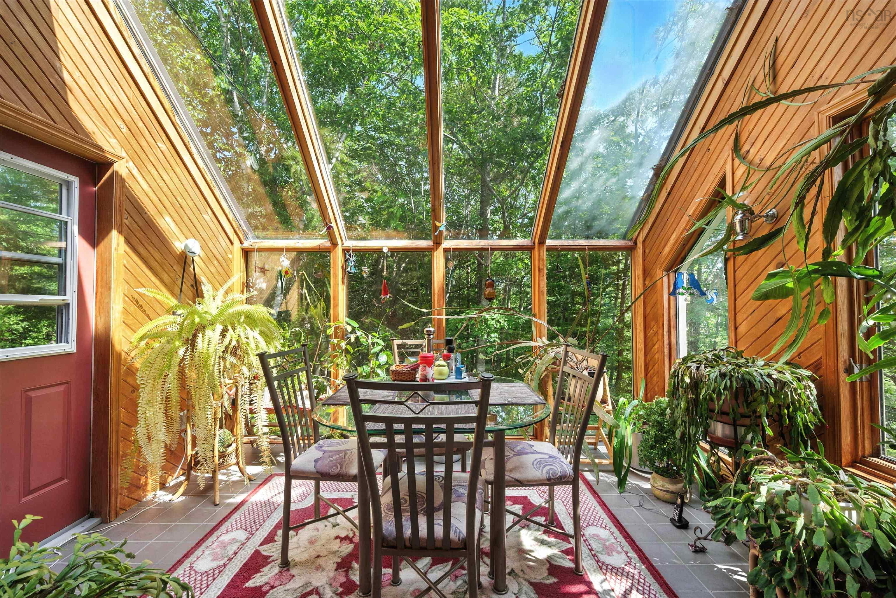 $925,000.00: 13576 Peggys Cove Road, Upper Tantallon