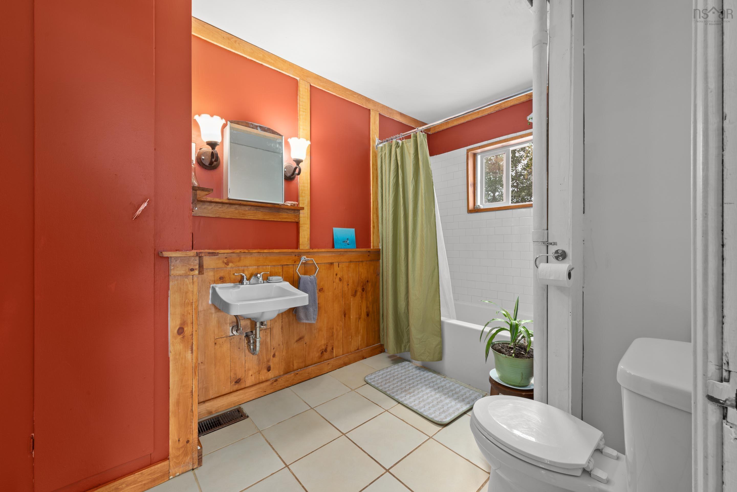 $319,900.00: 902 Newtonville Road, Forest Hill