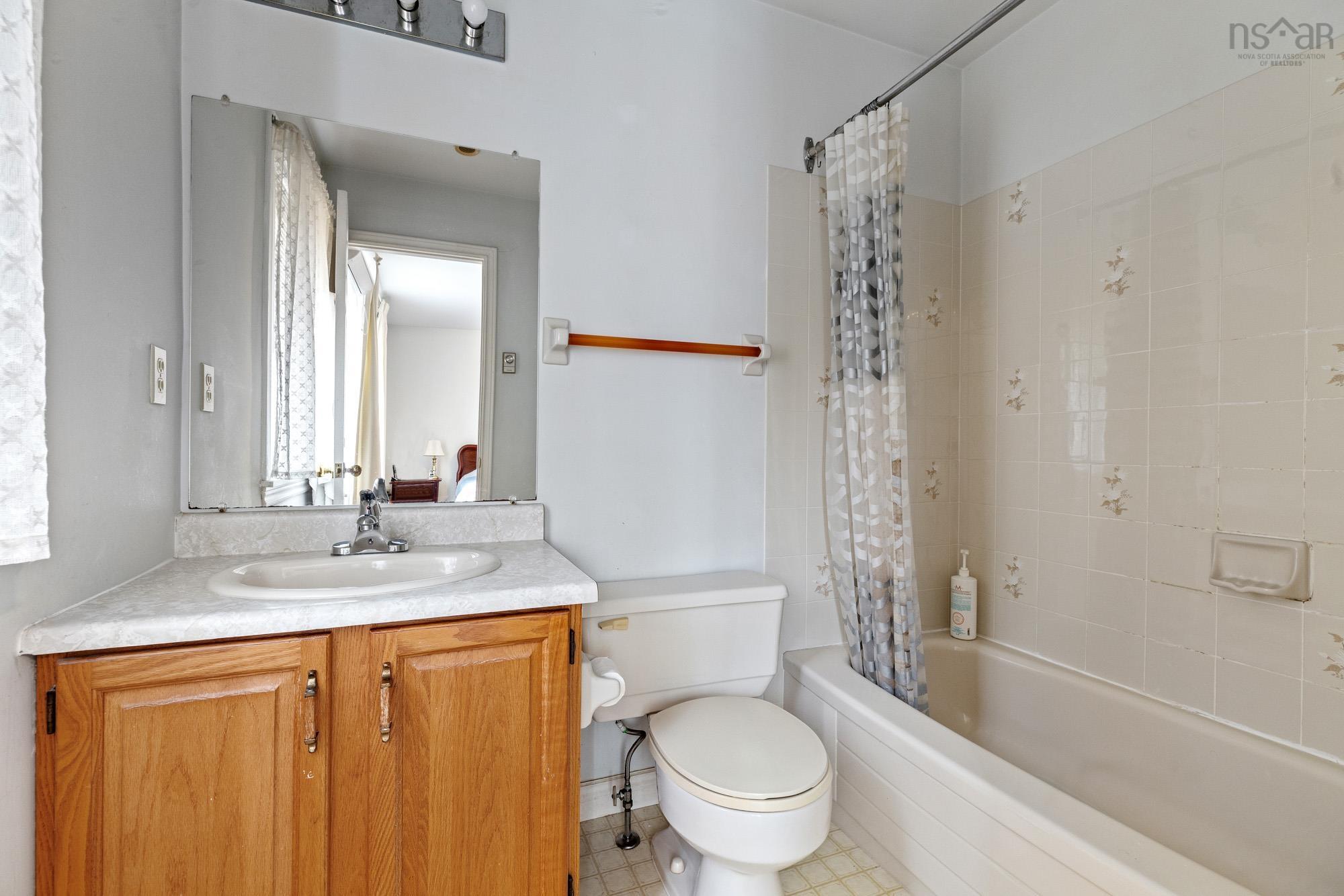 $749,900.00: 15 Turnmill Drive, Halifax