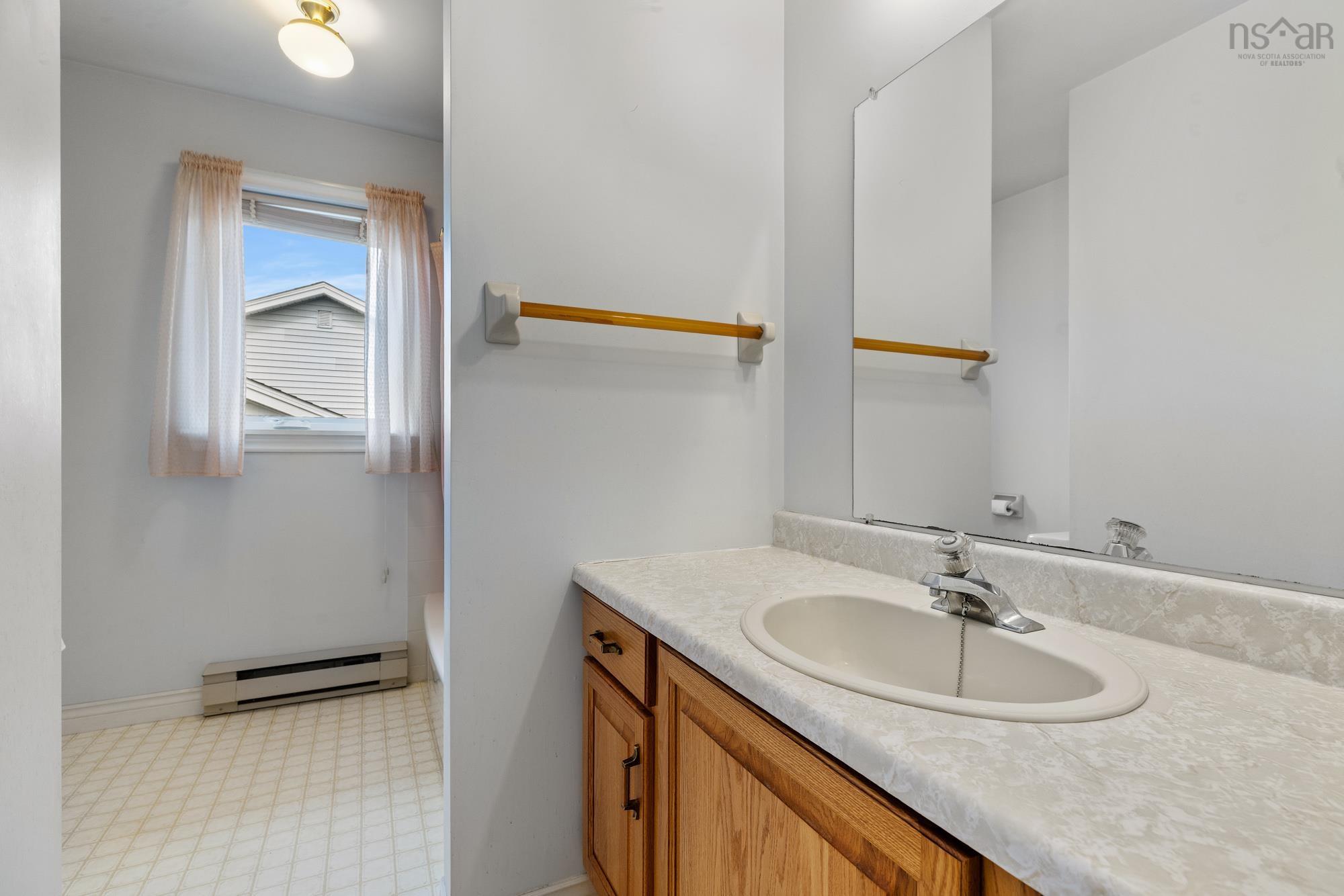 $749,900.00: 15 Turnmill Drive, Halifax