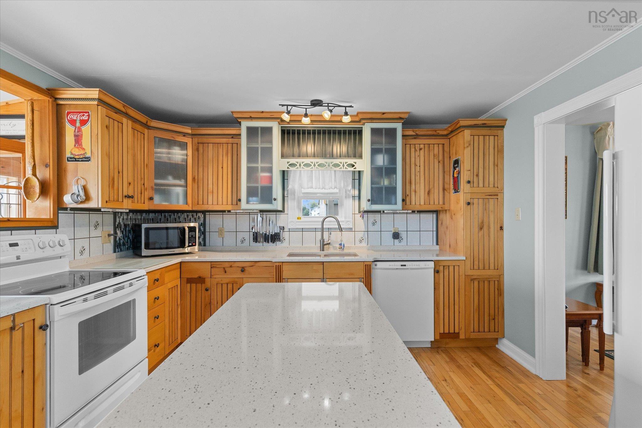 $575,000.00: 3384 Sandy Point Road, Jordan Bay